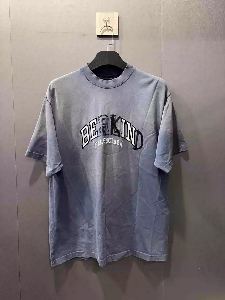 Balenciaga Balenciaga's new washed embroidered logo short sleeves Size US M / EU 48-50 / 2 - 1 Thumbnail