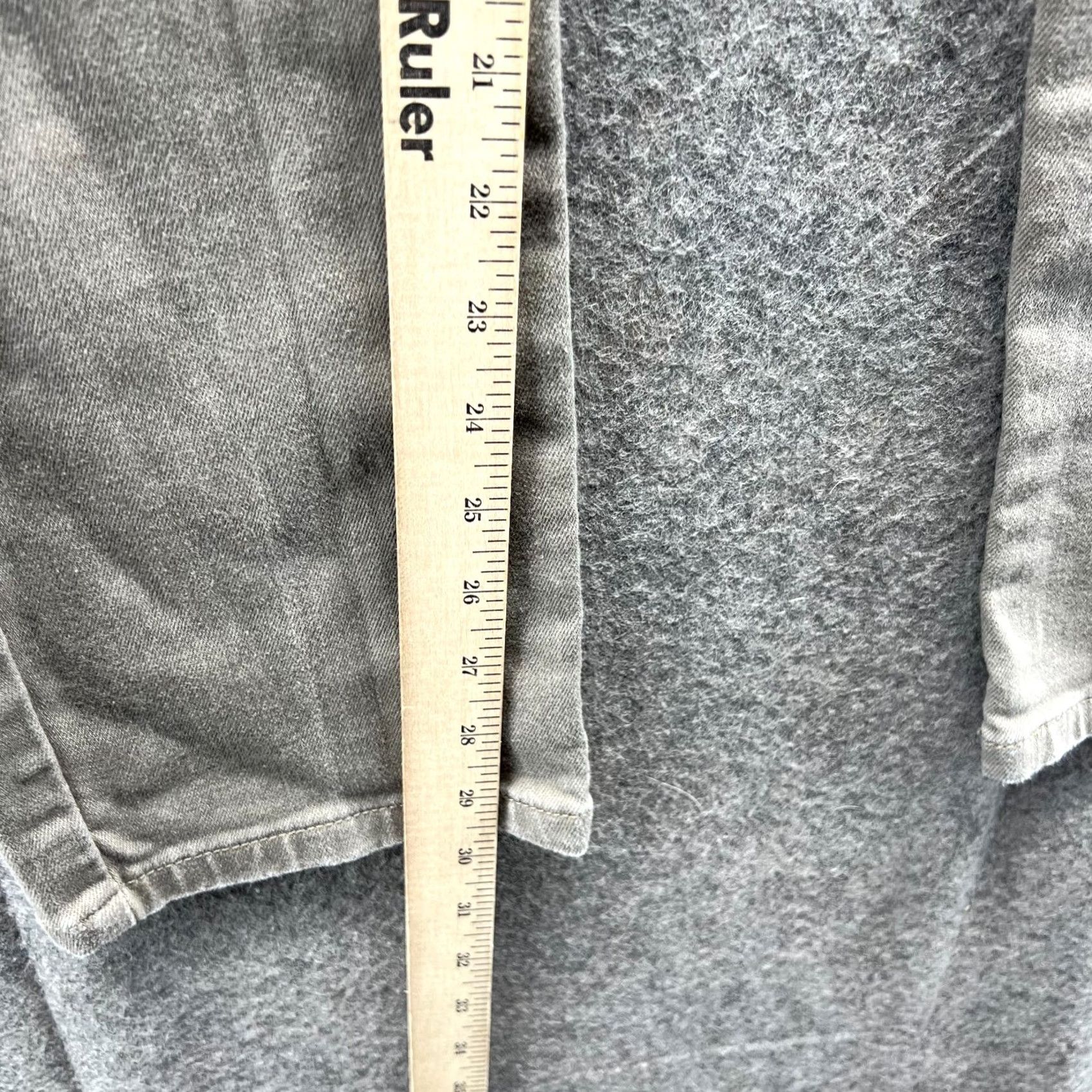 Levi's VINTAGE Levi's Jeans Mens 31x32 Khaki Mid Rise Skinny Fit Cotton Tan Beige Denim 31 Inseam 32 Pockets Button Closure Regular Fit Size US 31 - 4 Thumbnail