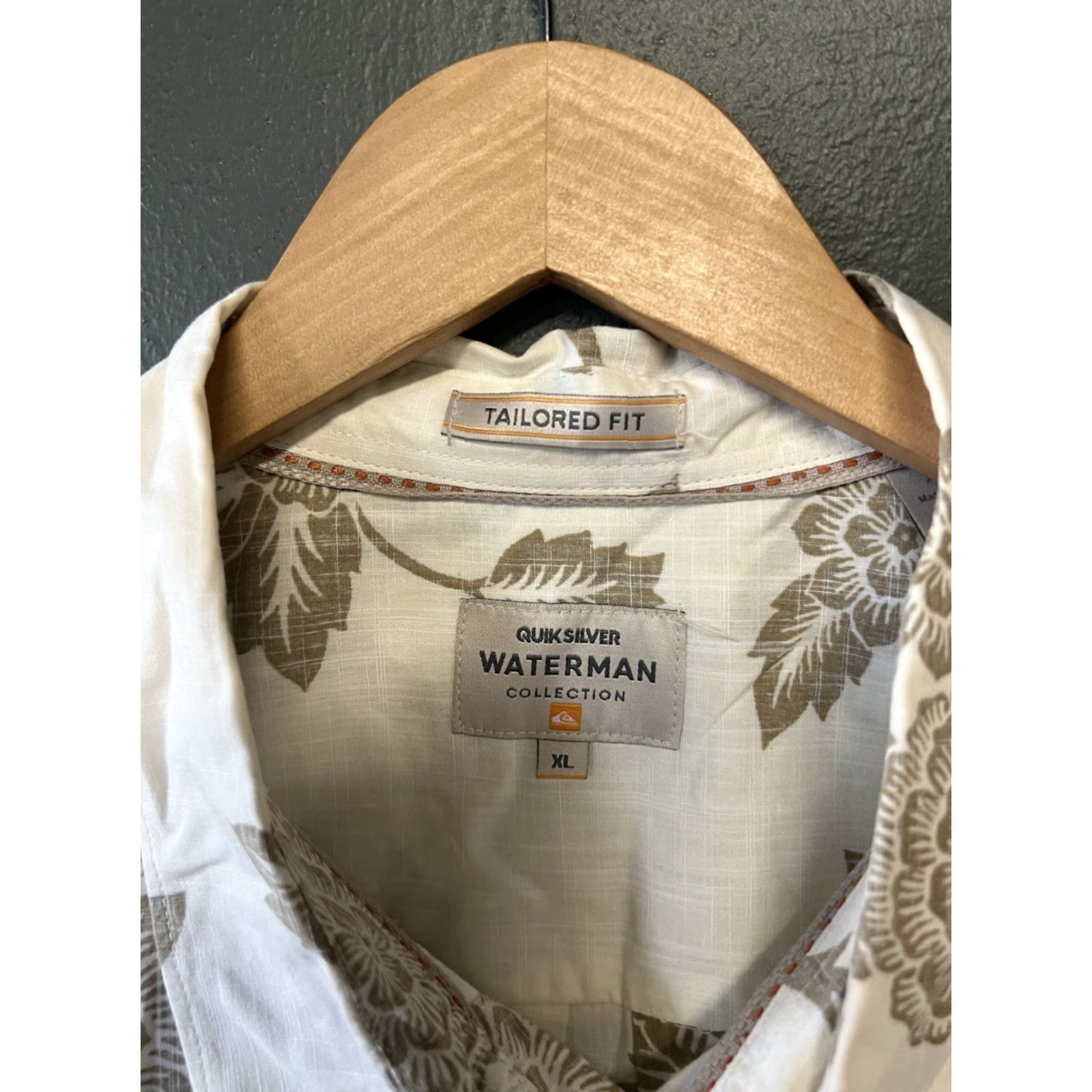 Quiksilver Quiksilver Waterman Mens White Short Sleeve Button-Up Floral Pattern XL Size US 36 / EU 52 - 3 Thumbnail
