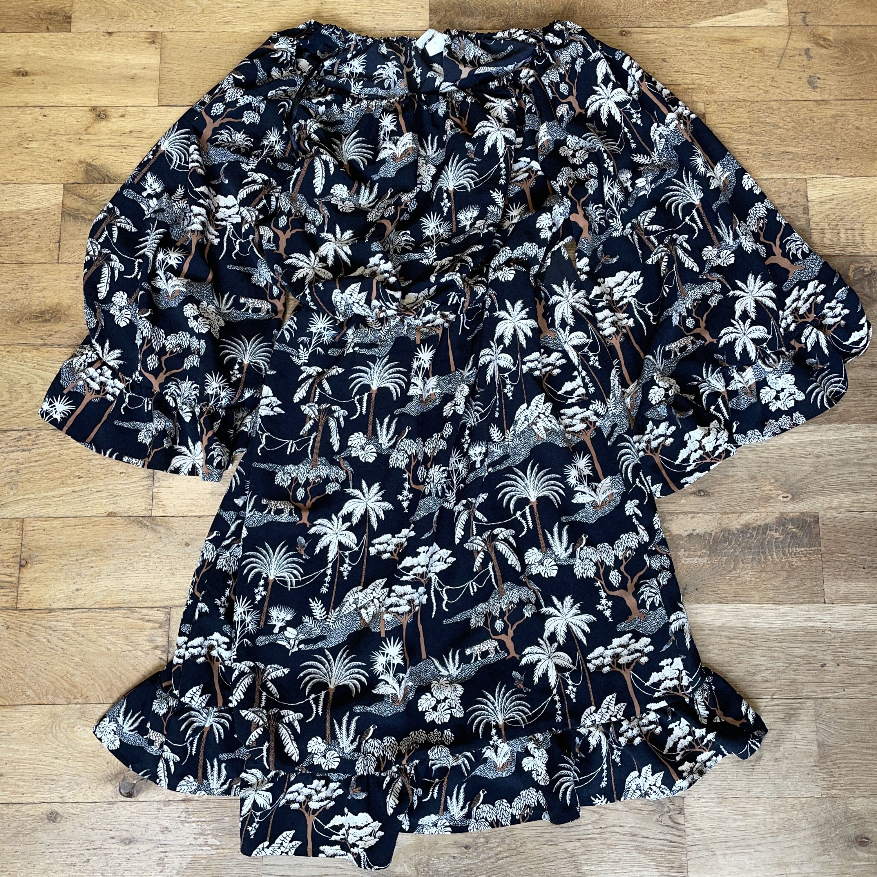 H&M H&m Women's Dress Fashionable Flowers Summer Size 36 Size XS / US 0-2 / IT 36-38 - 1 Thumbnail