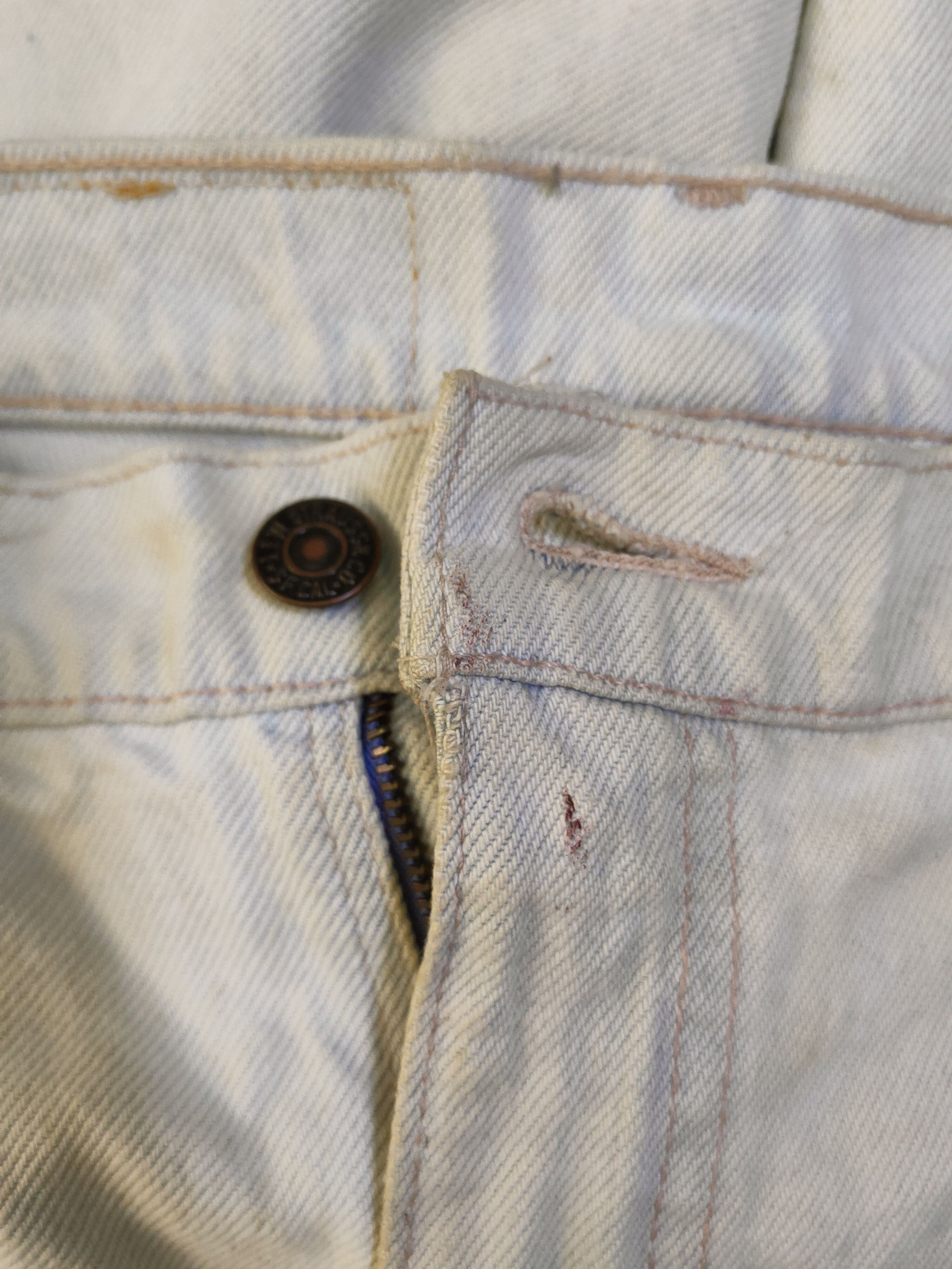 Levi's DL Levi's orange tab White Distressed Ripped Jeans #46-820 Size US 33 - 17 Thumbnail