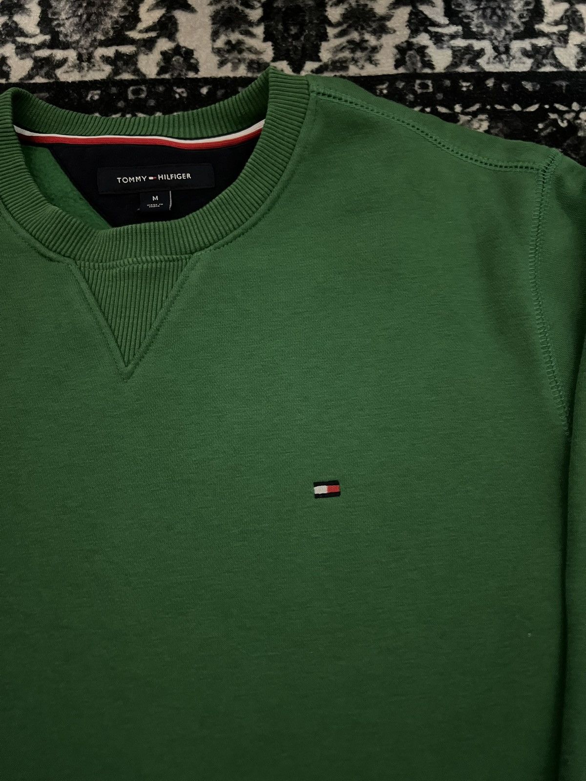 Tommy Hilfiger × Vintage GREEN TOMMY HILFIGER SWEATER Size US M / EU 48-50 / 2 - 2 Thumbnail