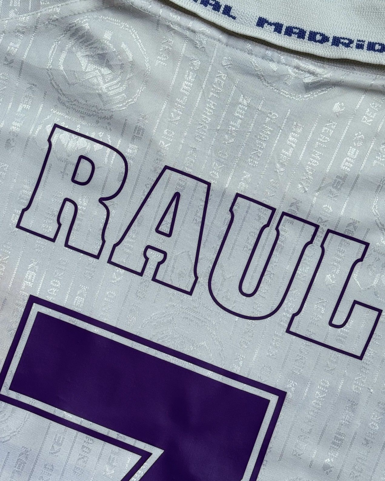 Vintage 1996/97 RAUL #7 Real Madrid Vintage Soccer Jersey Size US L / EU 52-54 / 3 - 4 Thumbnail