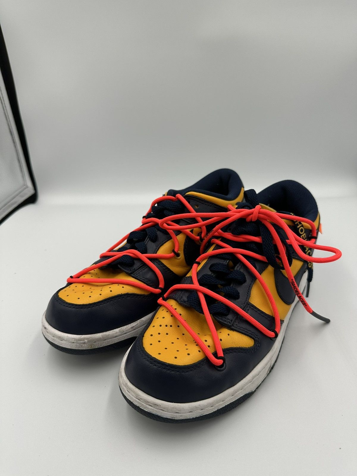 Nike × Off-White Nike Dunk Low Off White University Gold Size US 6 / EU 39 - 1 Thumbnail
