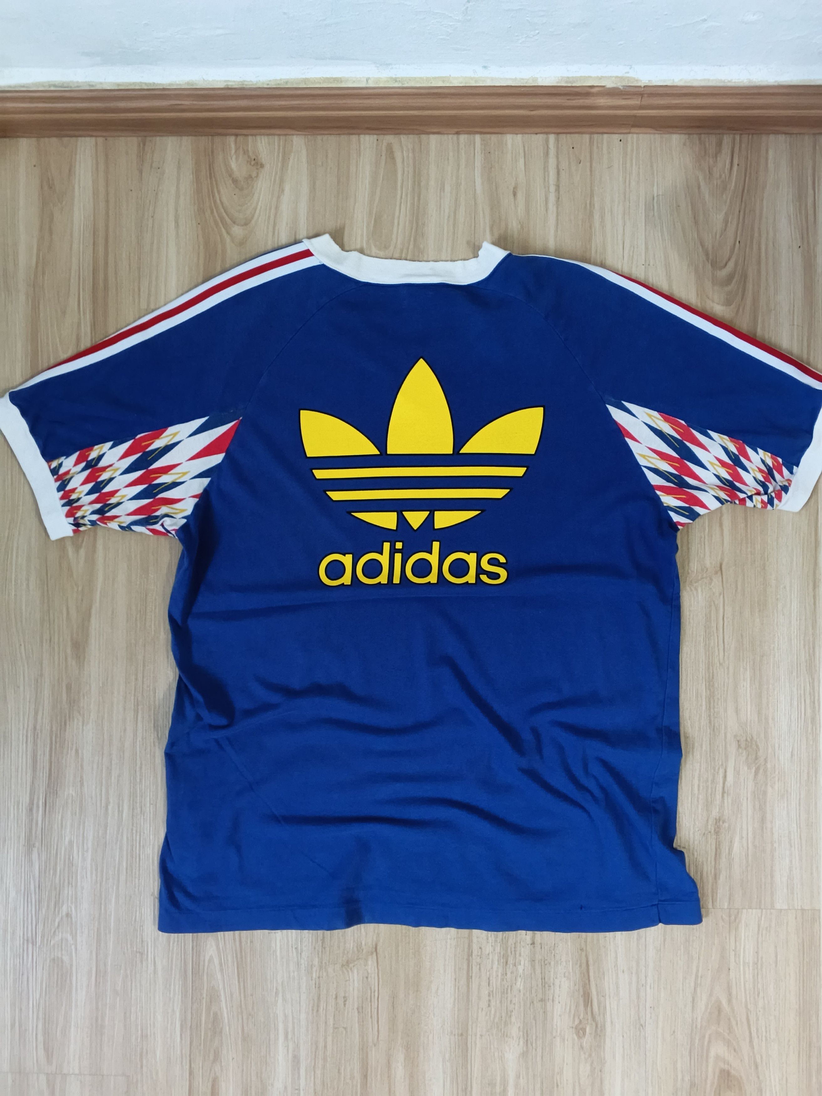 Adidas Vintage Adidas Retro Shirt Short Sleeve Size US L / EU 52-54 / 3 - 1 Thumbnail