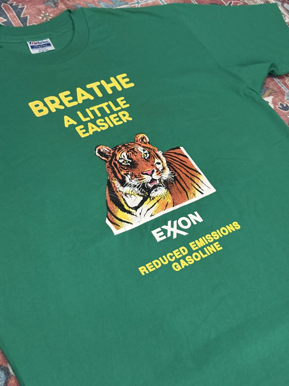 Vintage Vintage 90s Exxon Tiger Gas Automotive Promotional Tee Size US XL / EU 56 / 4 - 1 Thumbnail