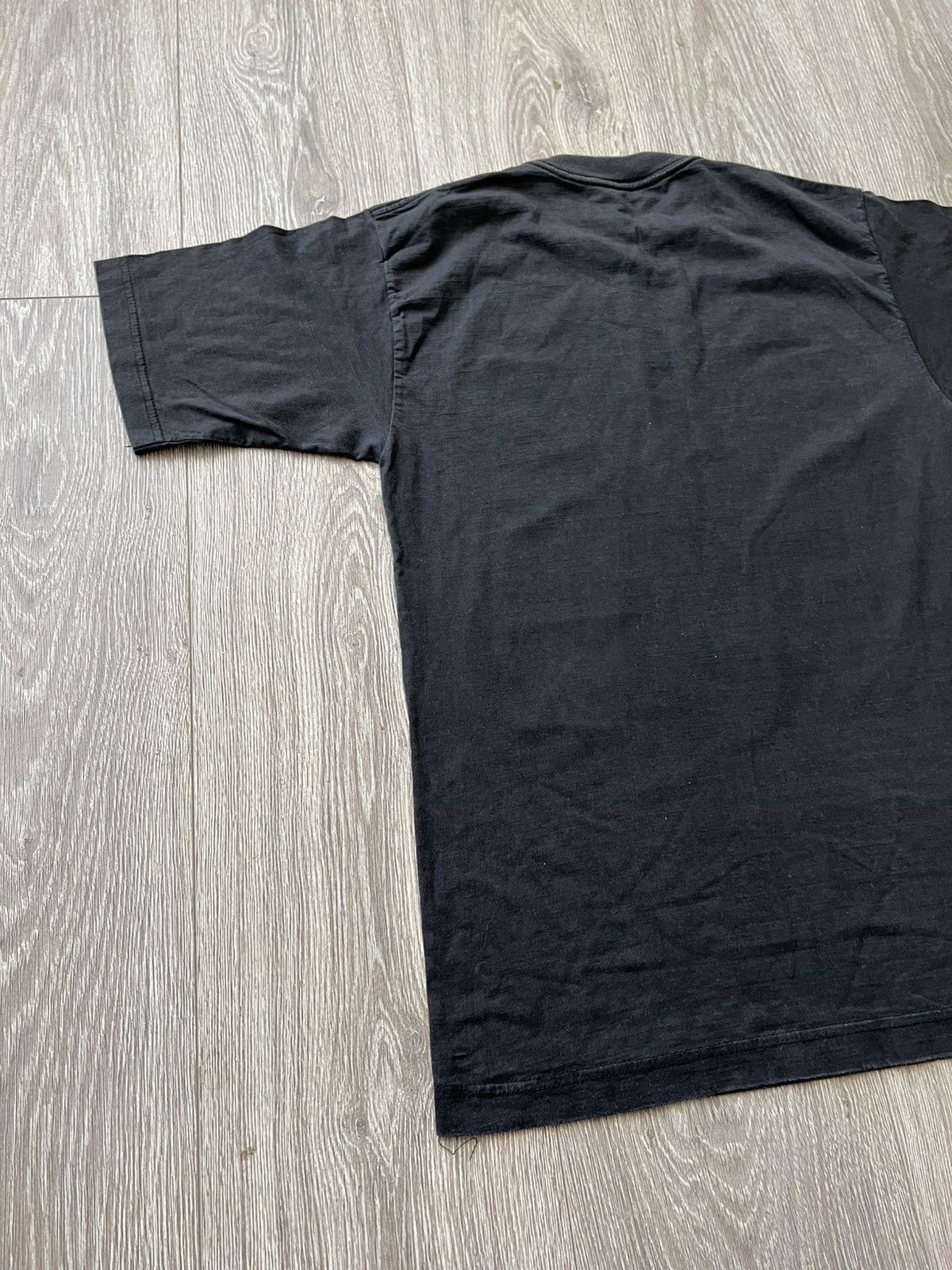 Band Tees Vintage 1992 Land of the Dragon Fantasy T-Shirt Y2K 90s Size US M / EU 48-50 / 2 - 13 Thumbnail