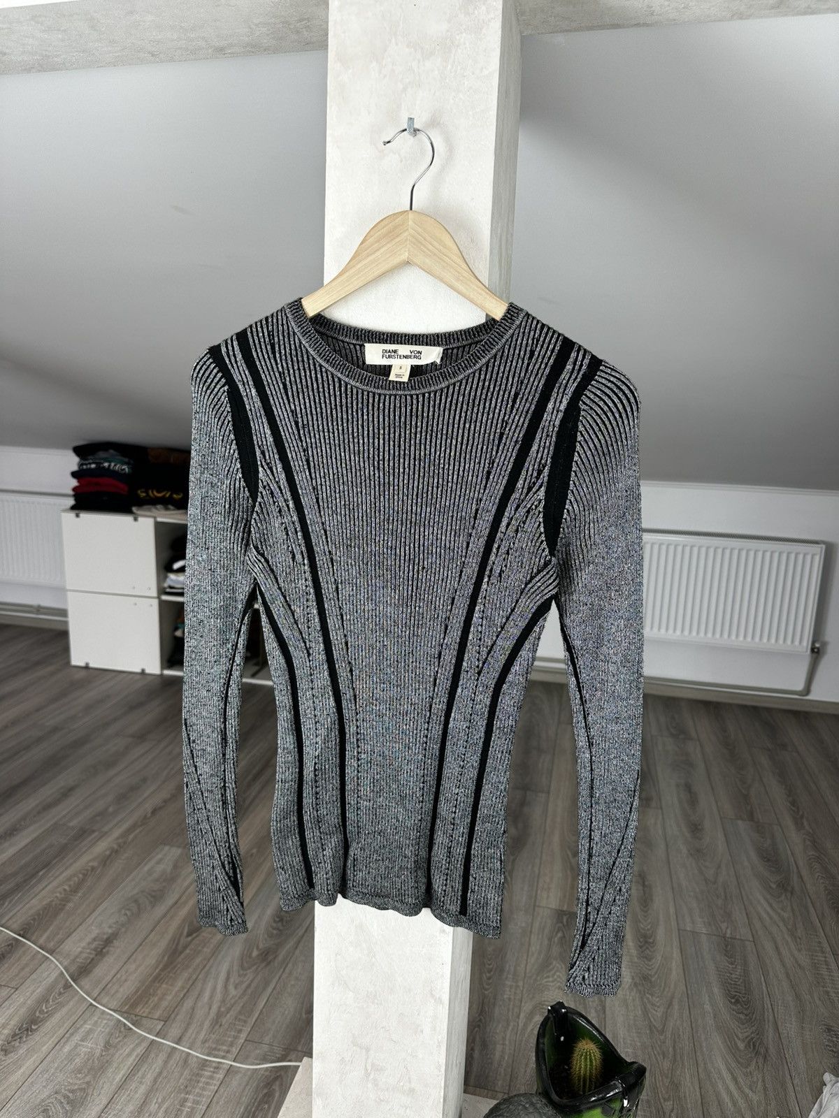 Diane von Furstenberg DIANE VON FURSTENBERG LONG SLEEVE STYLE Size S / US 4 / IT 40 - 1 Thumbnail
