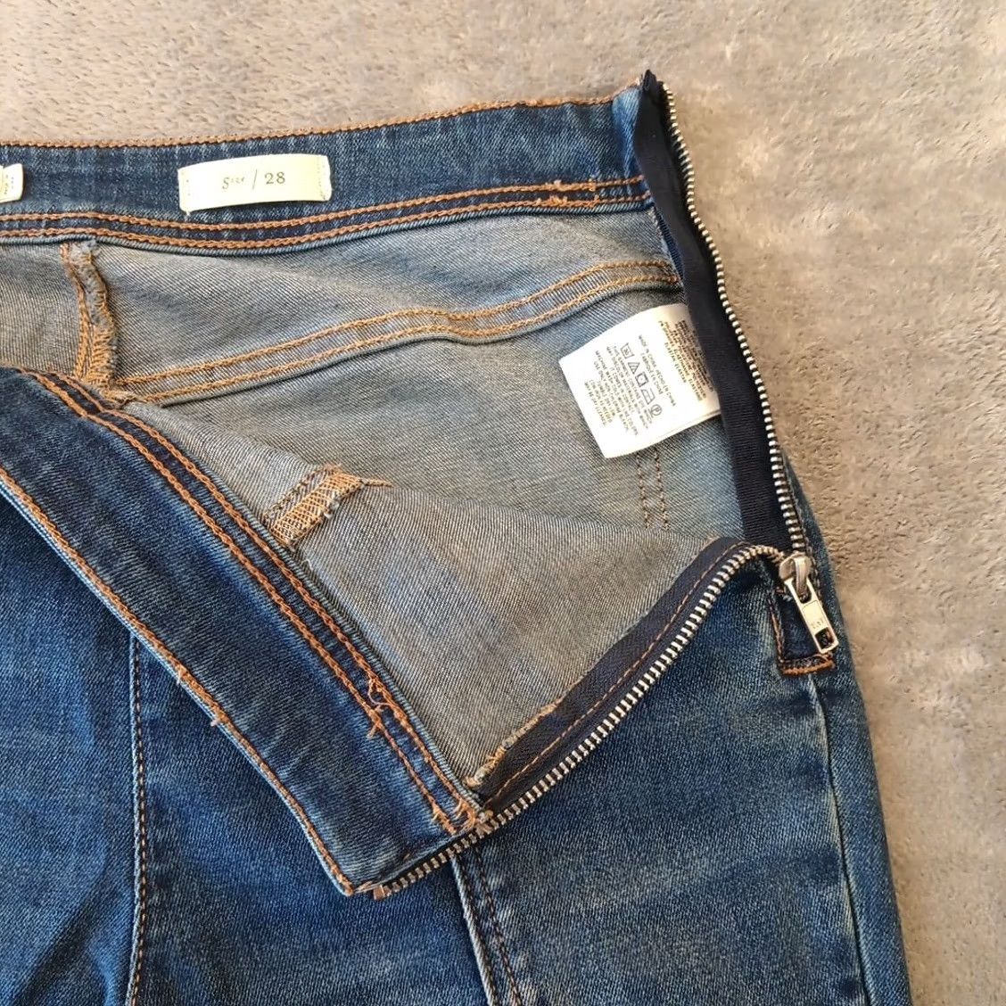 Vintage Pilcro Cropped Jeans Womens Size 28 Blue Side Zip 28x25.5 Denim Regular Rise Mid 8.5-10.5 Inseam 25.5 Inseam 25.5 Inseam Size 28" / US 6 / IT 42 - 5 Thumbnail