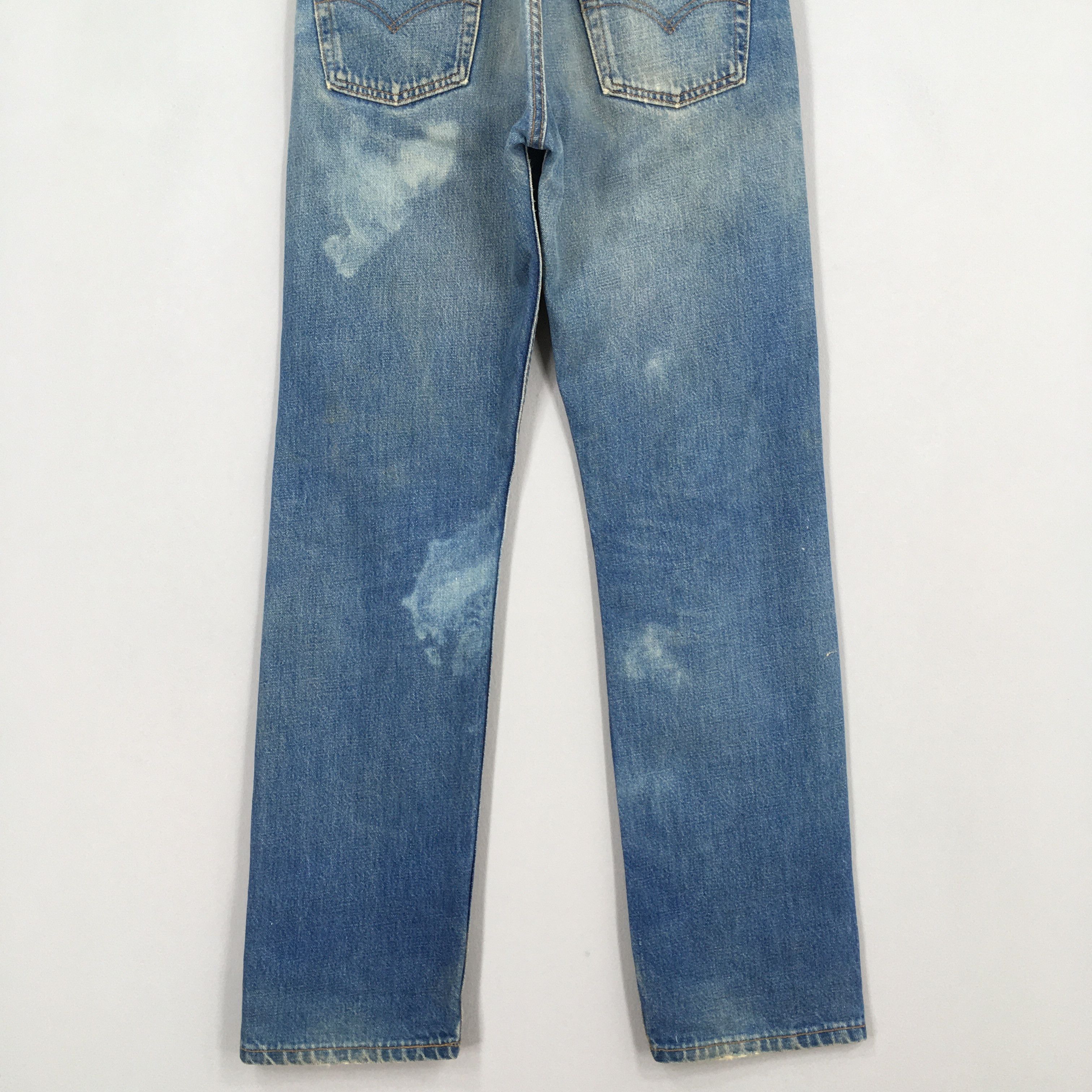Levi's Size 28x31.5 Vintage 90s Levi's 501 Faded Blue Jeans S1121 Size US 28 / EU 44 - 11 Thumbnail