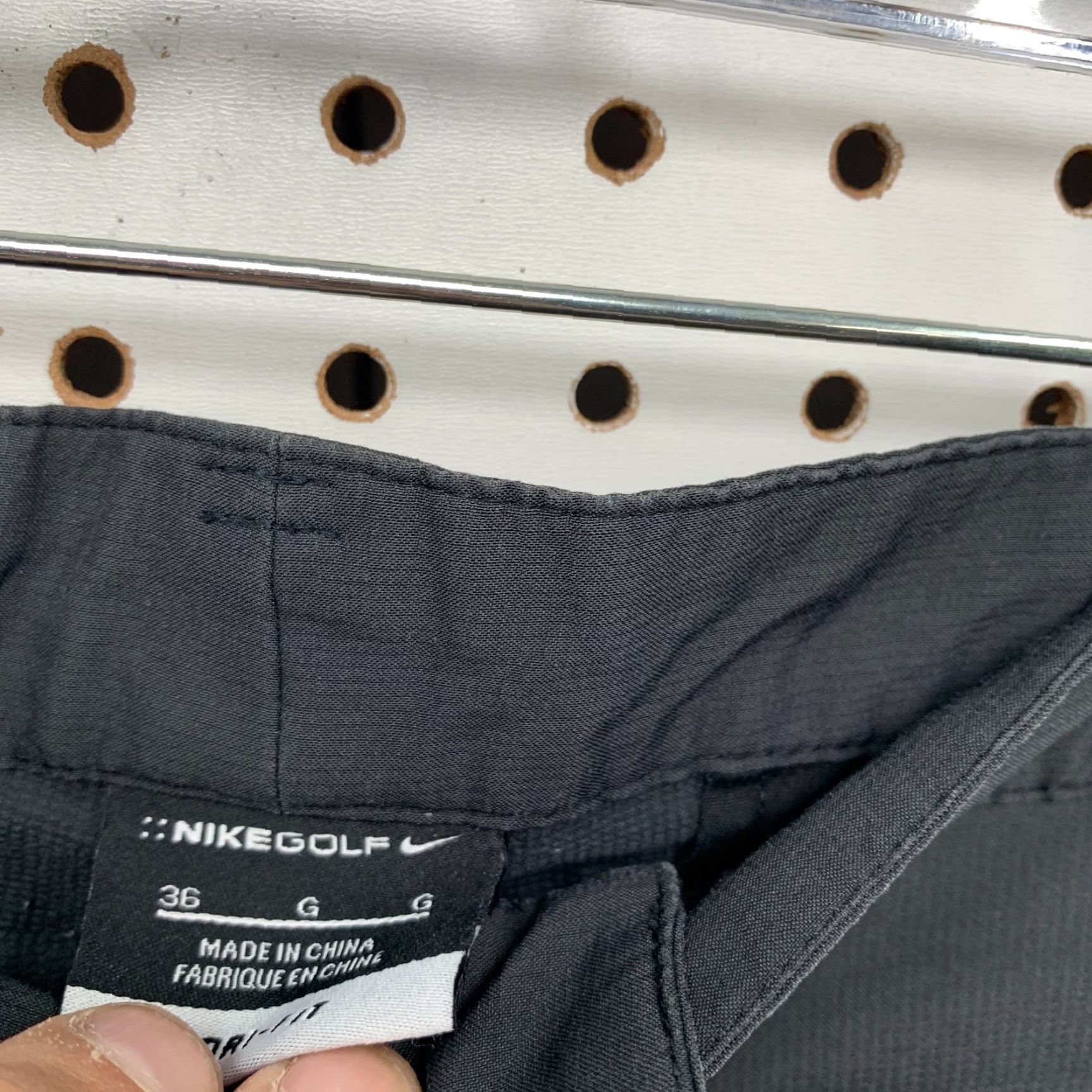 Nike Nike Golf Cargo Shorts Mens 36 Black Pockets Active Preppy 36x11 Size US 36 / EU 52 - 3 Thumbnail