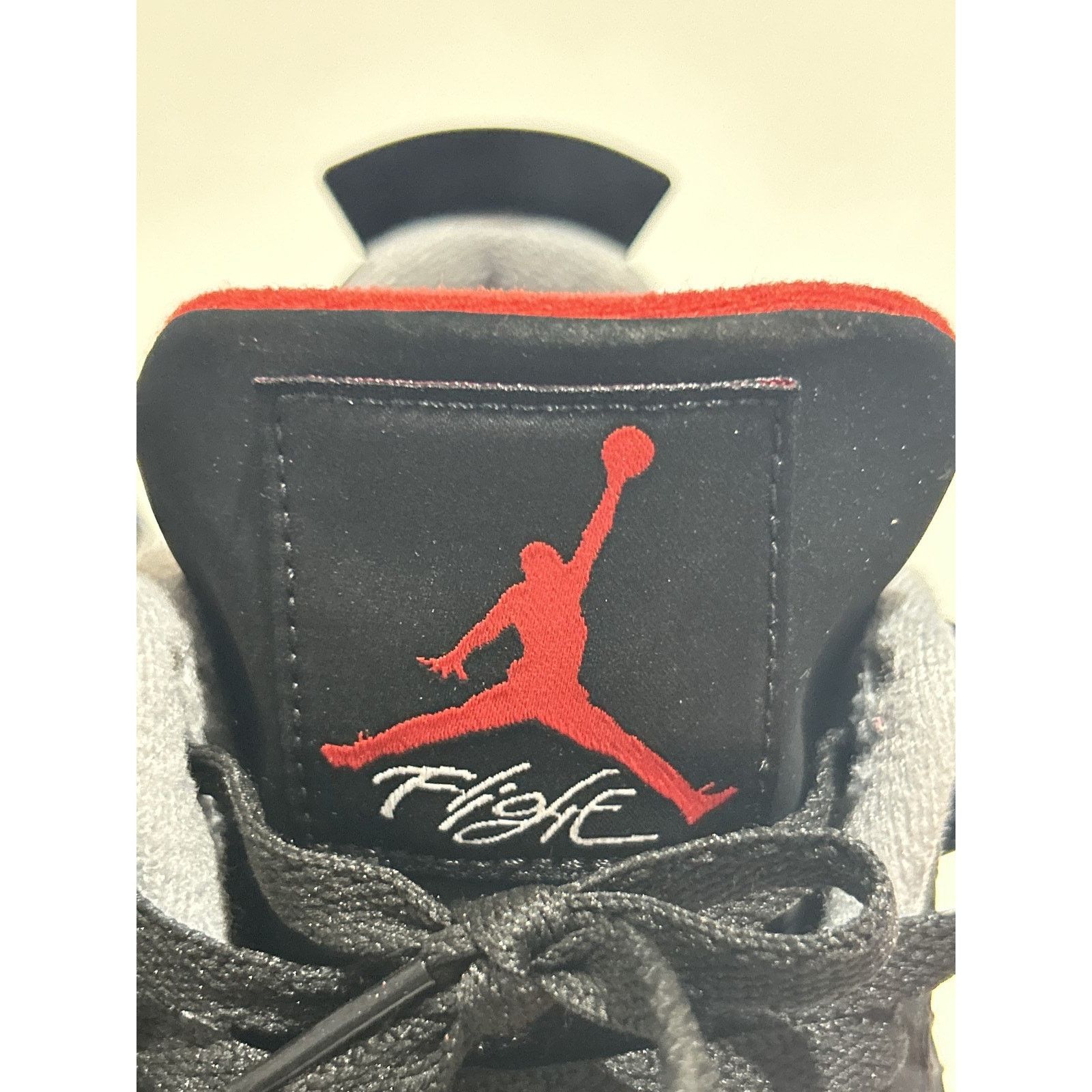 Jordan Brand NIKE JORDAN 4 BRED 2019 SIZE 9.5 PREOWNED Size US 9.5 / EU 42-43 - 6 Thumbnail