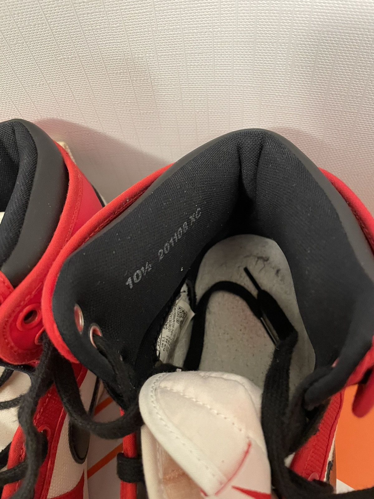 Nike Jordan 1 KO Chicago Size US 10.5 / EU 43-44 - 4 Thumbnail
