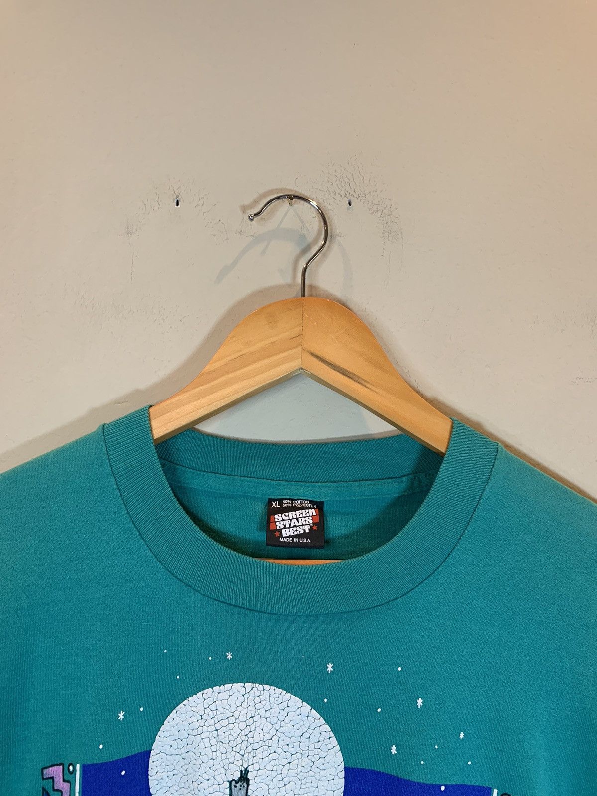 Vintage *RARE* Vintage Nevada Nite Life Coyote Single Stitch T-Shirt Size US XL / EU 56 / 4 - 6 Thumbnail
