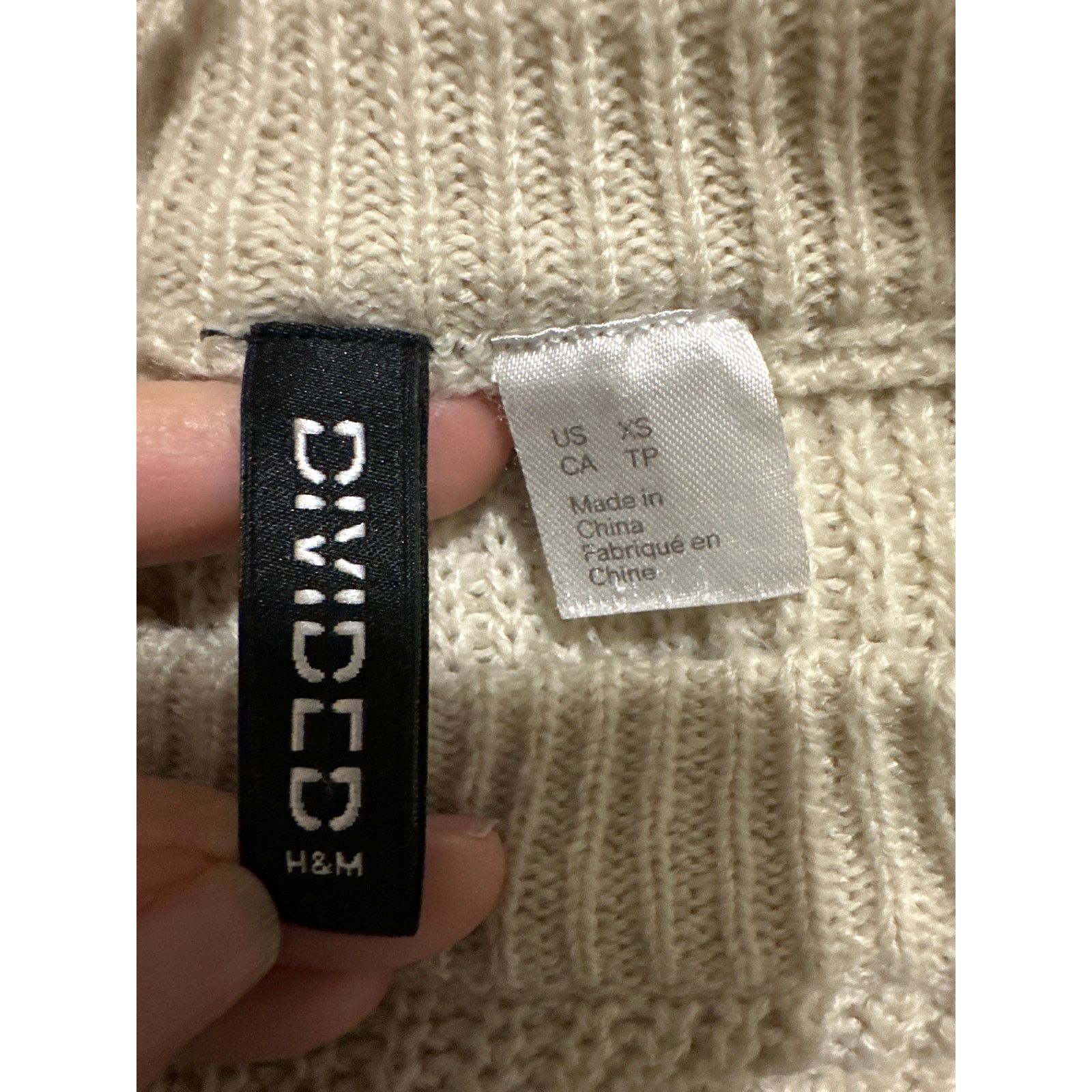 H&M H&M Divided beige crew neck balloon sleeves sweater size XS Size XS / US 0-2 / IT 36-38 - 3 Thumbnail