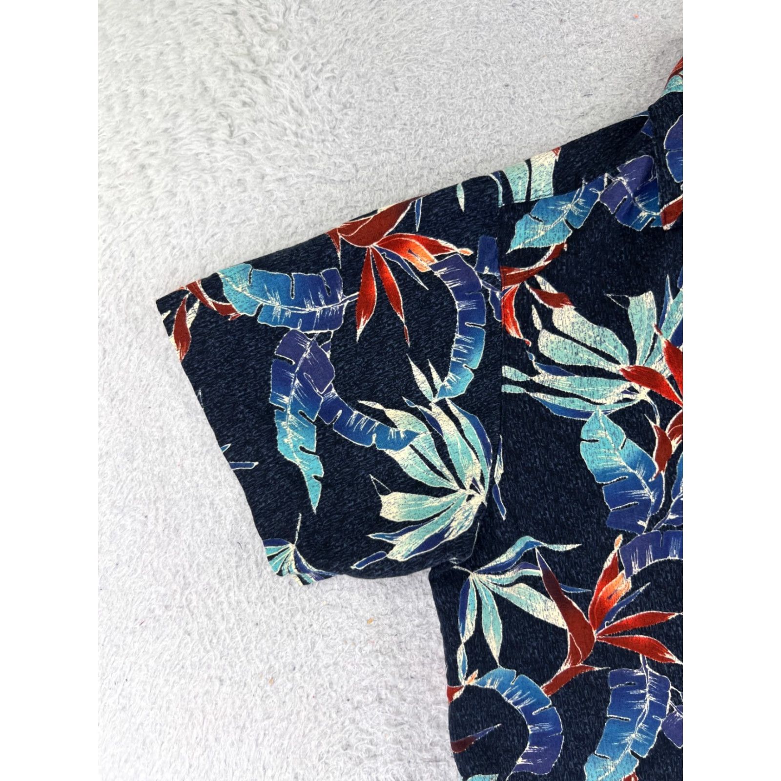 Paradise Milano Bay Shirt Men’s Blue Floral Hawaiian Resort Aloha Luau Button-Up Short Sleeve Regular Adult Large Viscoe Rayon Size US L / EU 52-54 / 3 - 3 Thumbnail