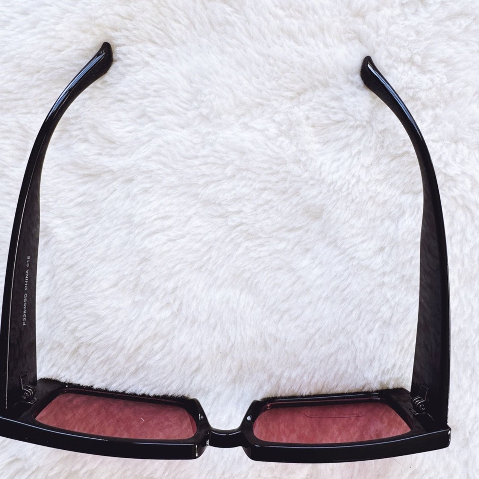 Other Aaron Black w/ Red Tint Rectangular Sunglasses Size ONE SIZE - 3 Thumbnail