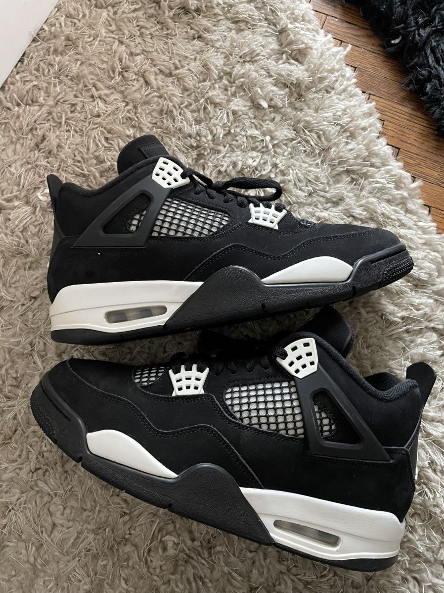 Jordan Brand Jordan 4 White Thunder Size US 9.5 / EU 42-43 - 2 Thumbnail