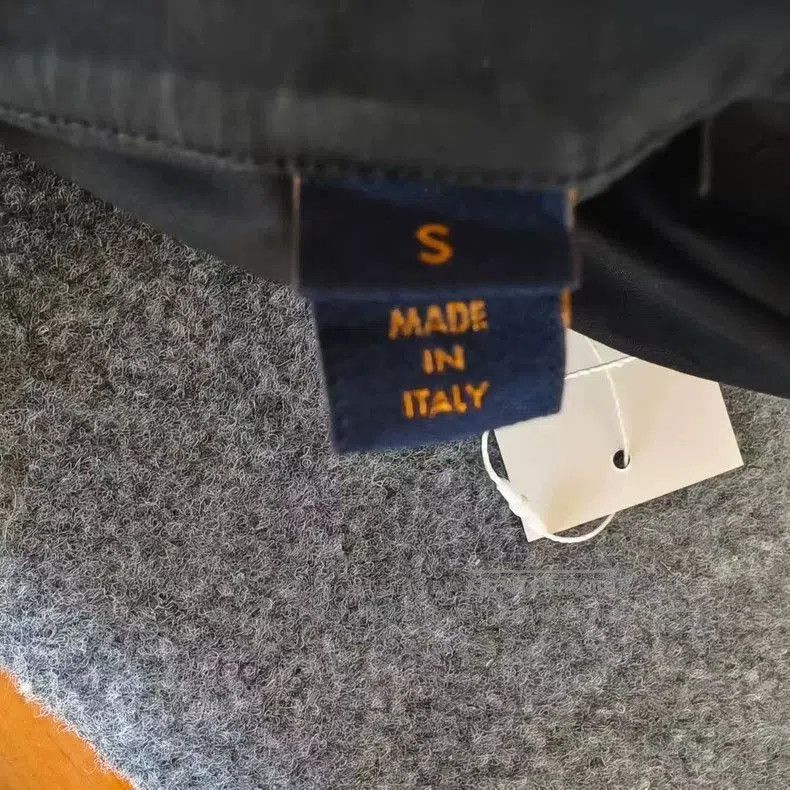 Louis Vuitton Louis Vuitton Multi. Size US S / EU 44-46 / 1 - 4 Thumbnail
