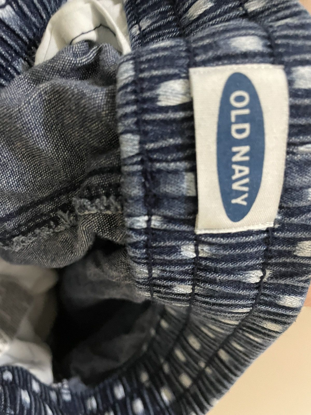Old Navy Blue Denim Spotted Shorts Size US 34 / EU 50 - 3 Thumbnail