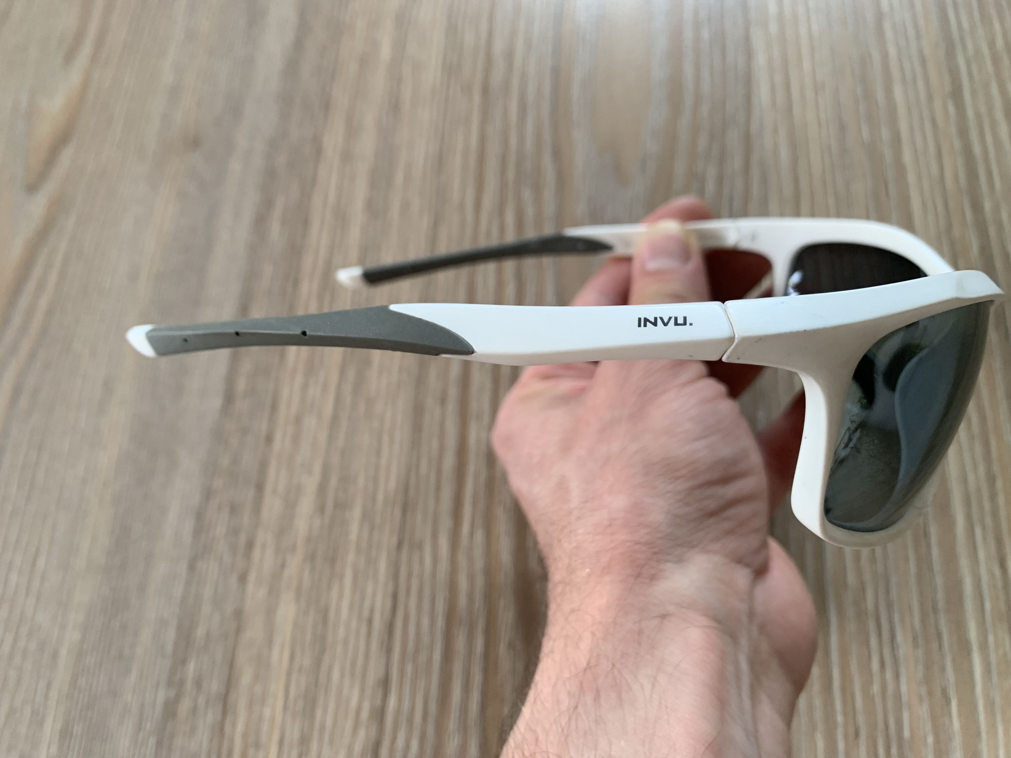 Designer Invu White Polarized Sunglasses Size ONE SIZE - 6 Thumbnail