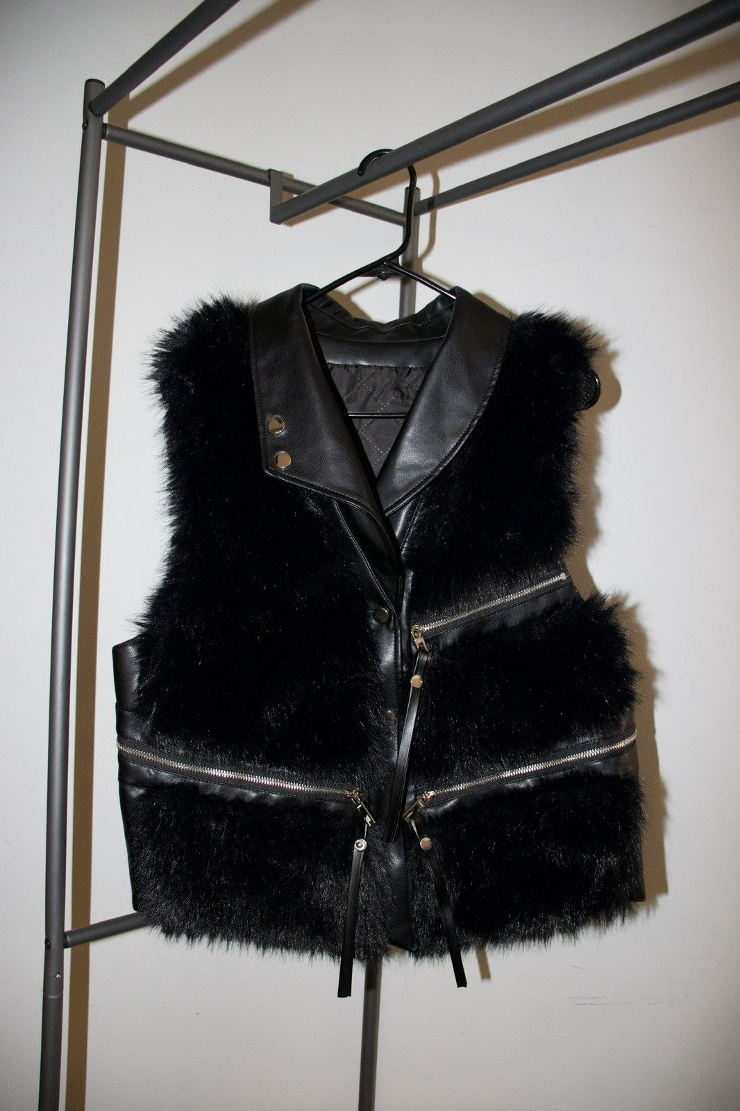 Vintage GRUNGE BLACK LEATHER FAUX FUR VEST Size US M / EU 48-50 / 2 - 1 Thumbnail