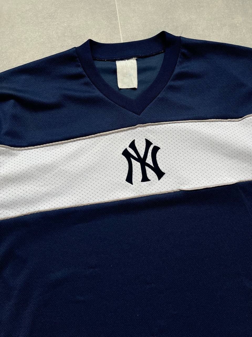 New York Yankees Vintage Majestic Yankees Logo Jersey Size US XL / EU 56 / 4 - 5 Thumbnail
