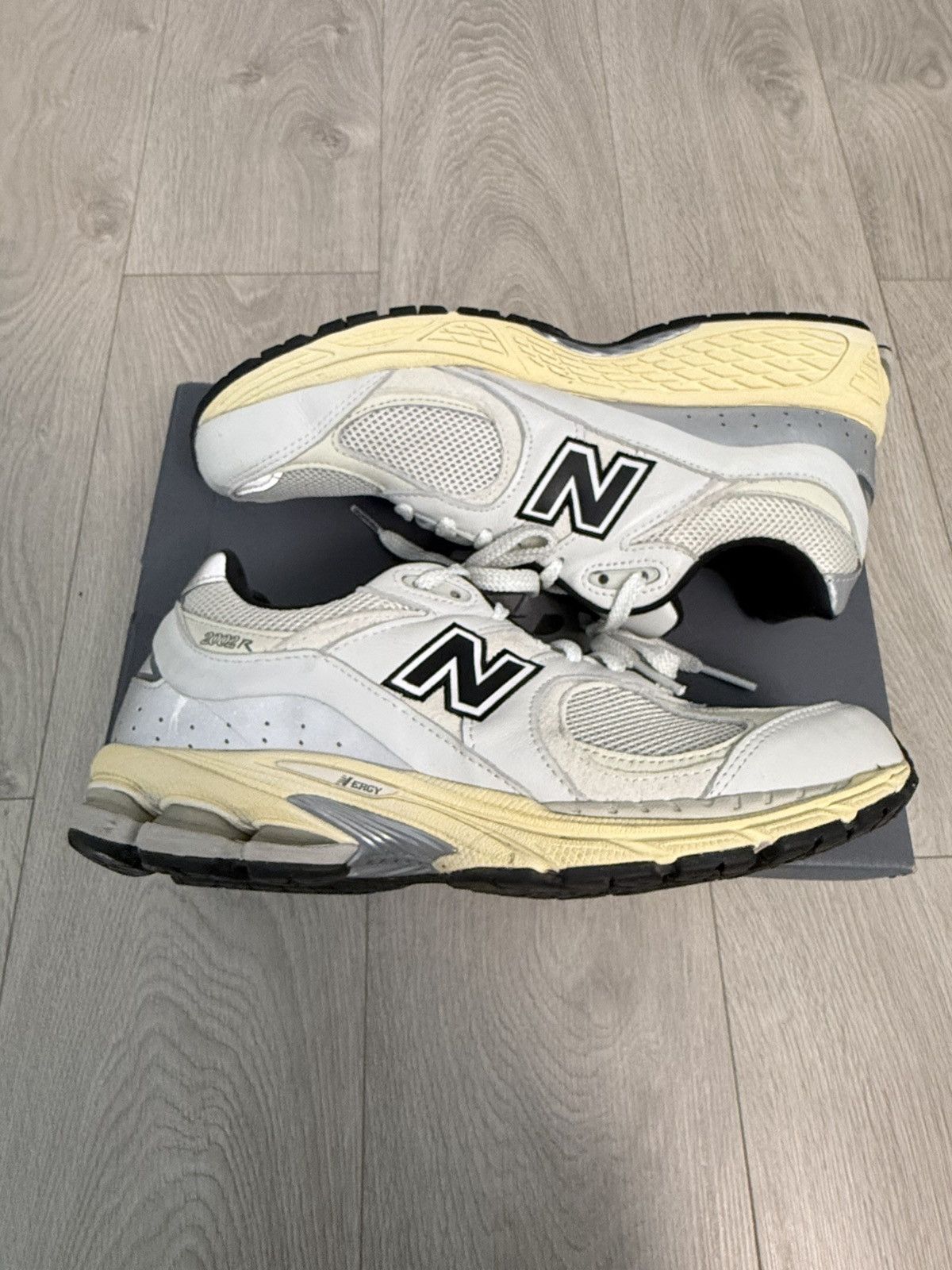 New Balance × thisisneverthat New Balance x Thisneverthat ML2002R White Size US 10 / EU 43 - 2 Thumbnail