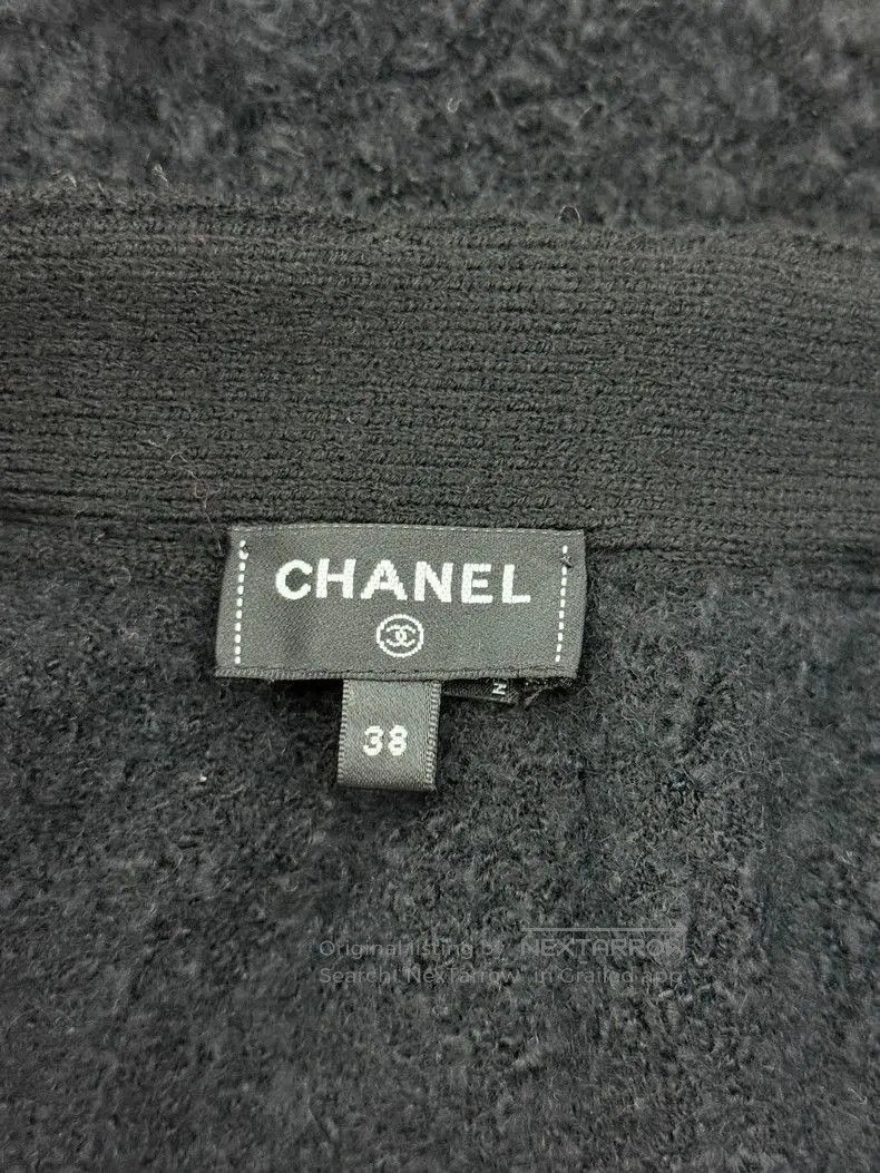 Chanel Chanel Black Lion Buckle Sequin Crop Top. Size US M / EU 48-50 / 2 - 4 Thumbnail