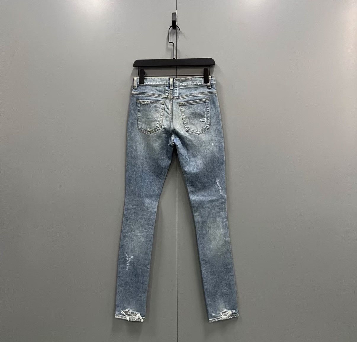 Saint Laurent Paris Saint Laurent SLP Washed Vintage Distressed Jeans J41 Size 27" / US 4 / IT 40 - 2 Thumbnail