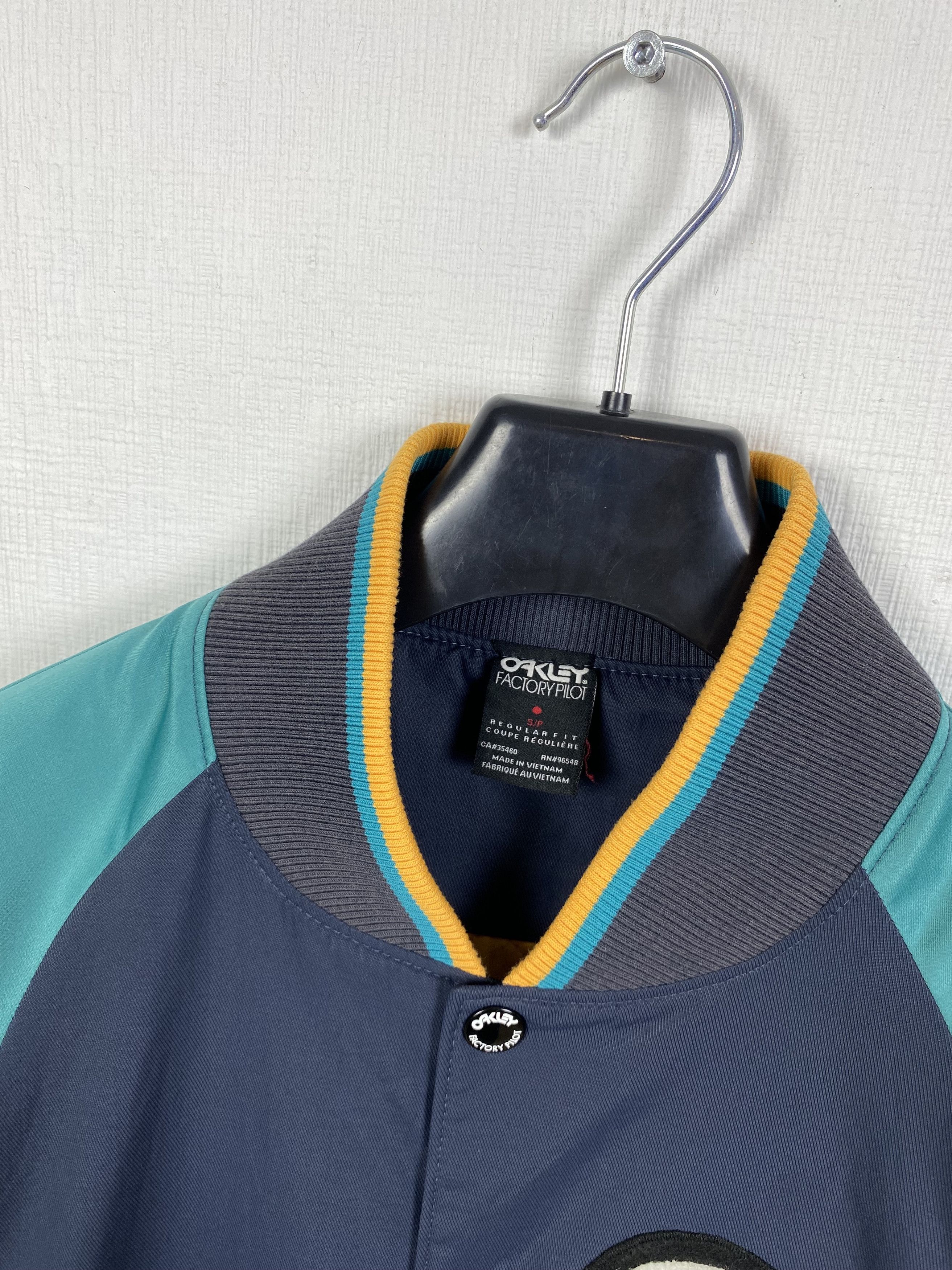 Oakley Oakley Factory Pilot Bomber Jacket men size S Size US S / EU 44-46 / 1 - 3 Thumbnail