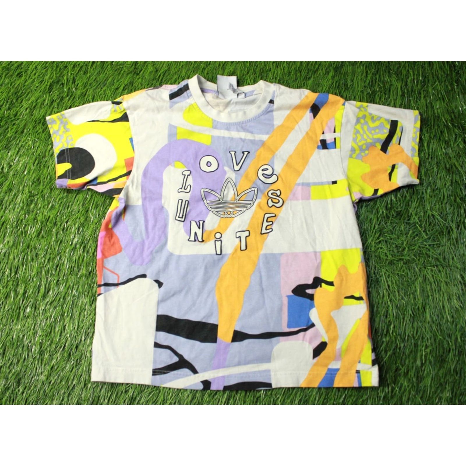Adidas ADIDAS LOVE UNITES AOP ORIGINAL 2021 MEN SHIRT XS T-SHIRT JERSEY MULTICOLOR LOGO 100% COTTON CLASSIC SHORT SLEEVE GENDER Men Size US XS / EU 42 / 0 - 2 Thumbnail