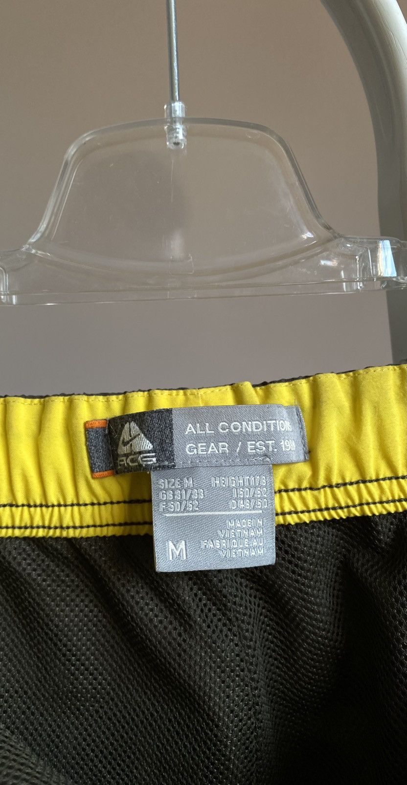 Nike ACG Vintage Nike ACG Cargo Shorts Size US 32 / EU 48 - 6 Thumbnail