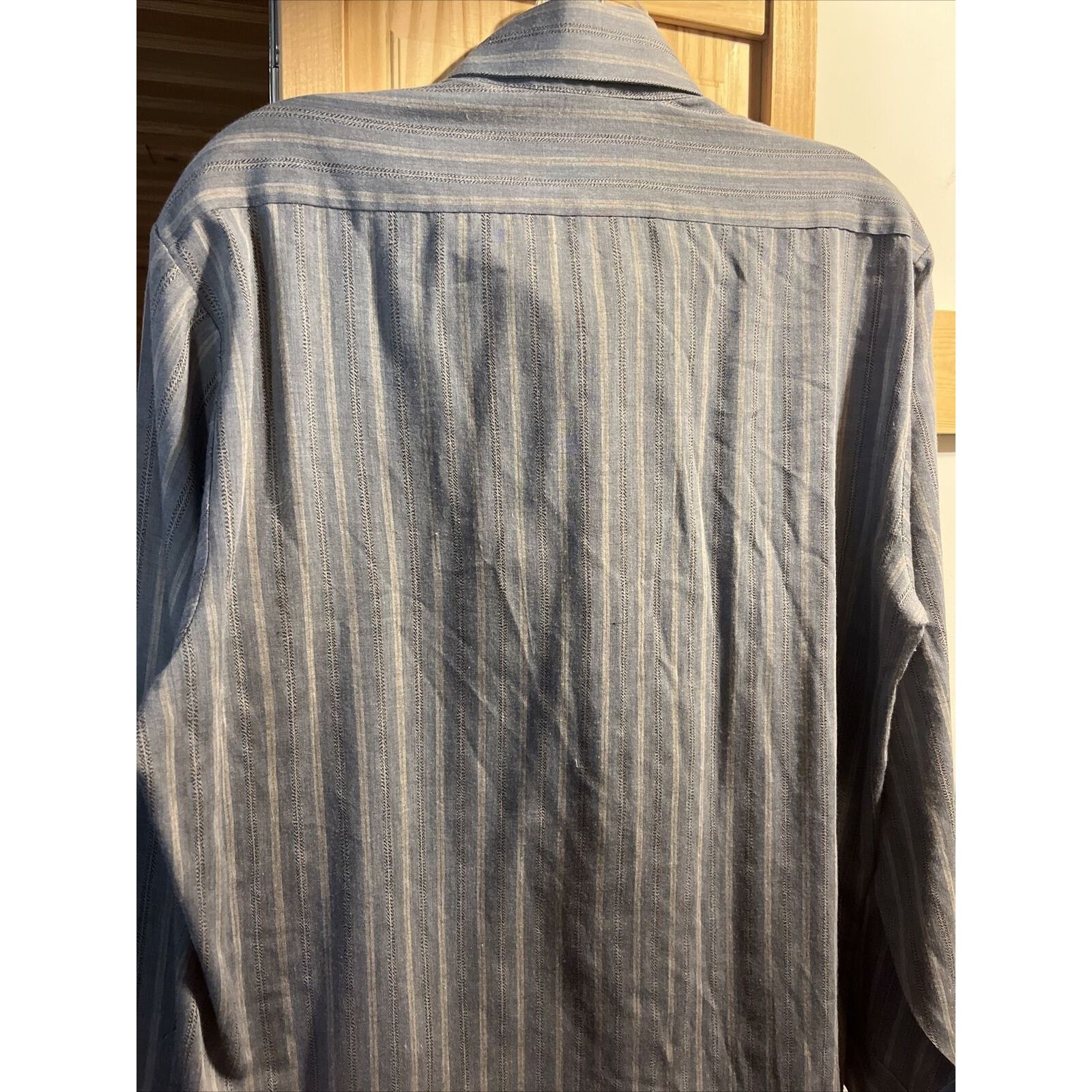 Le TIGRE Le Tigre Vintage Men’s M Gray Stripe Button Poly Blend Shirt Size US M / EU 48-50 / 2 - 12 Thumbnail