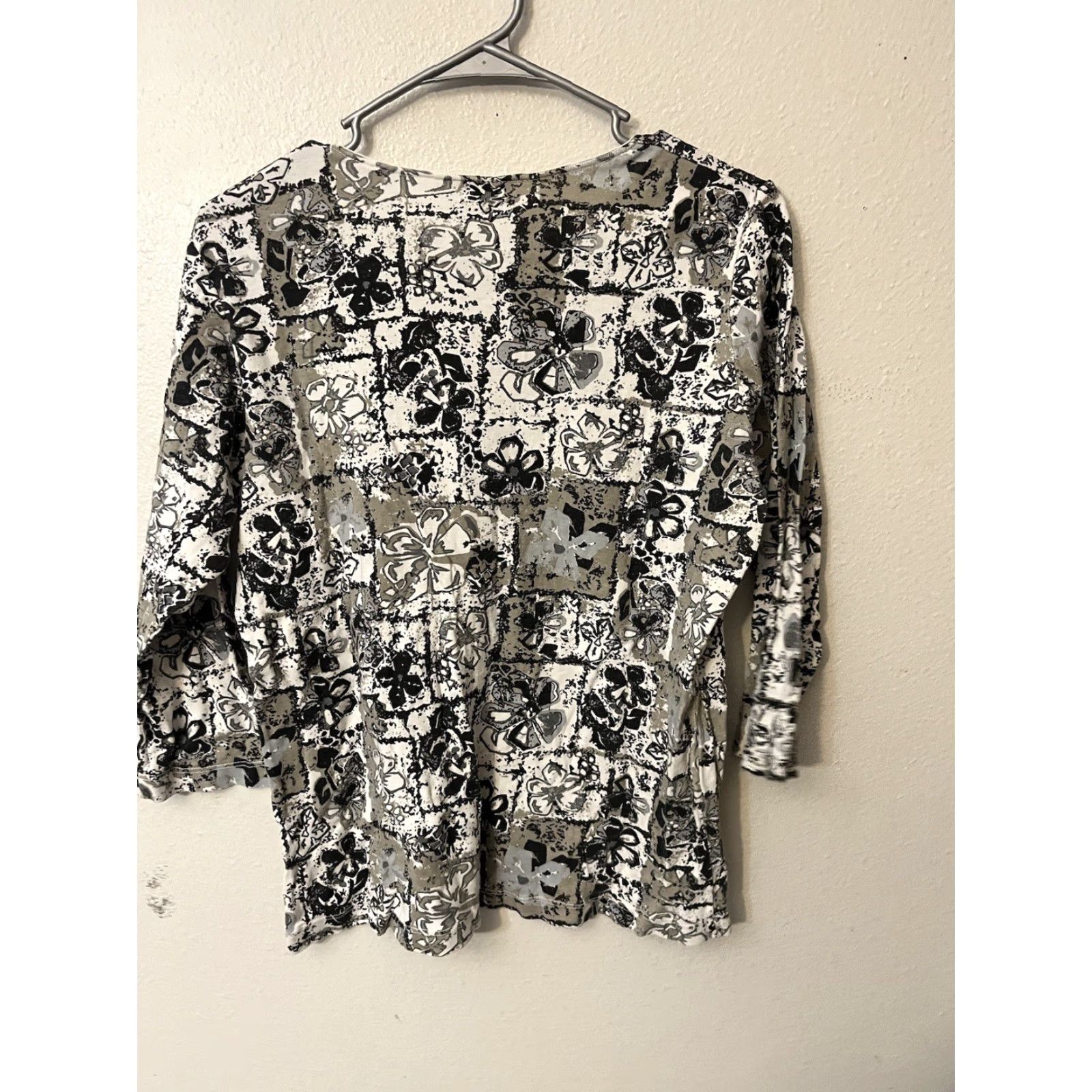 Habitat Habitat Blouse to Live In Lagenlook Paisley Print 3/4 Sleeve Black White V-Neck Pullover Sz S Womens Bohemian Tunic Regular Size Type Size S / US 4 / IT 40 - 2 Thumbnail