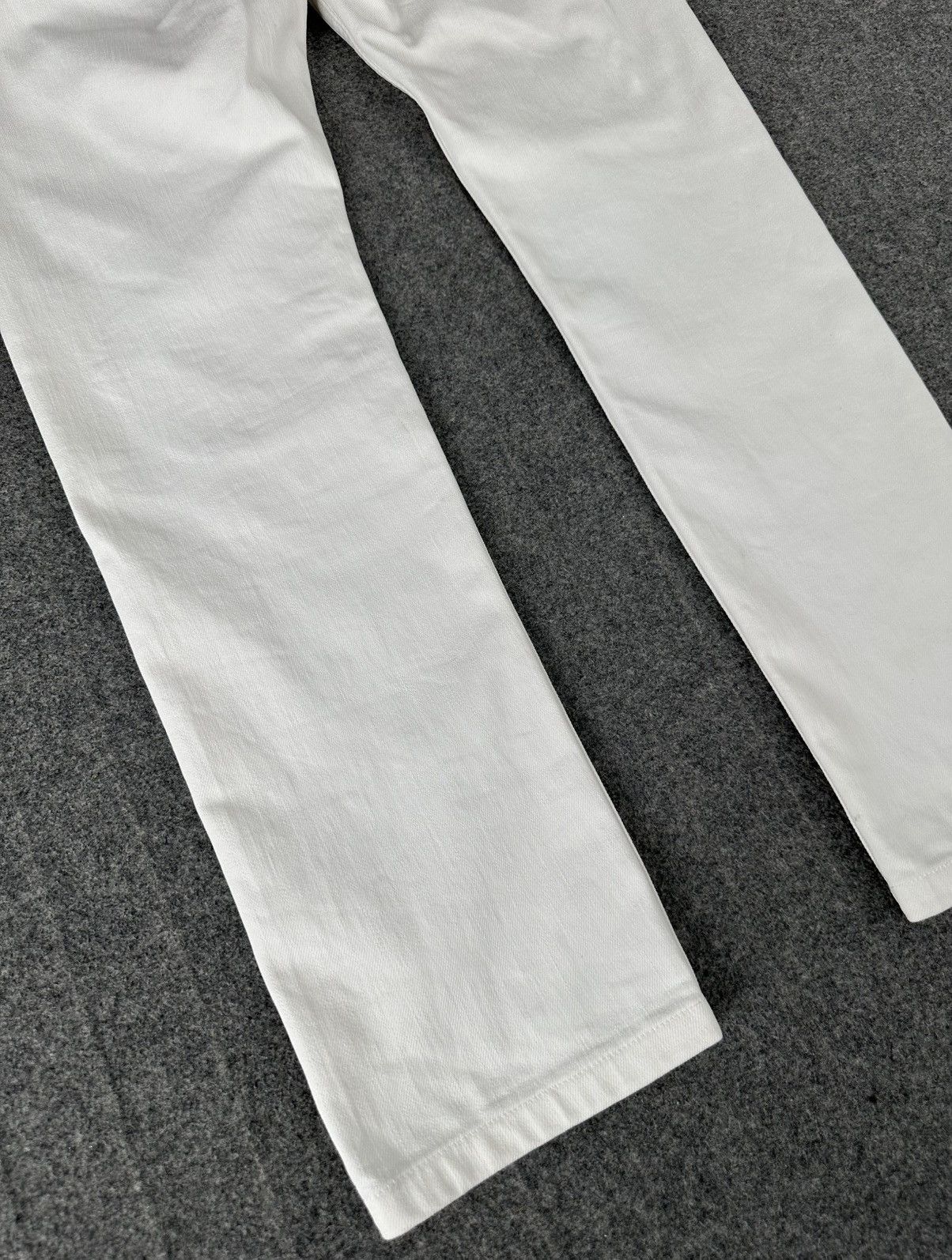 Louis Vuitton Louis Vuitton - Monogram Patch Stretch Fit White Denim Pants Size US 32 / EU 48 - 11 Thumbnail
