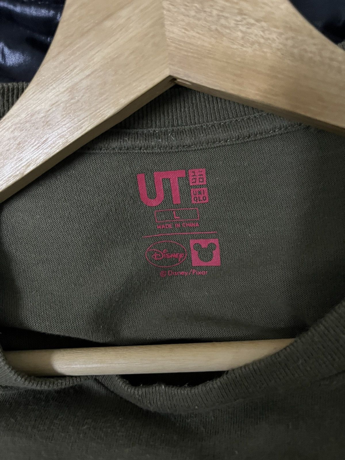 Uniqlo × Vintage Uniqlo x disney tee Size US L / EU 52-54 / 3 - 5 Thumbnail