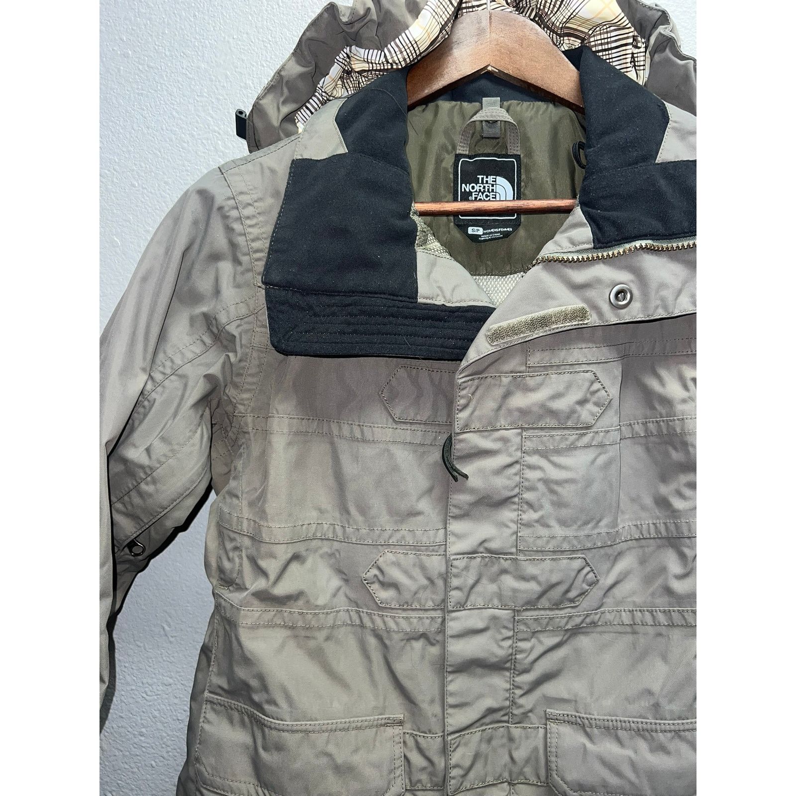 Vintage Womens The North Face Summit Series Hyvent Jacket Full Zip S Size S / US 4 / IT 40 - 3 Thumbnail