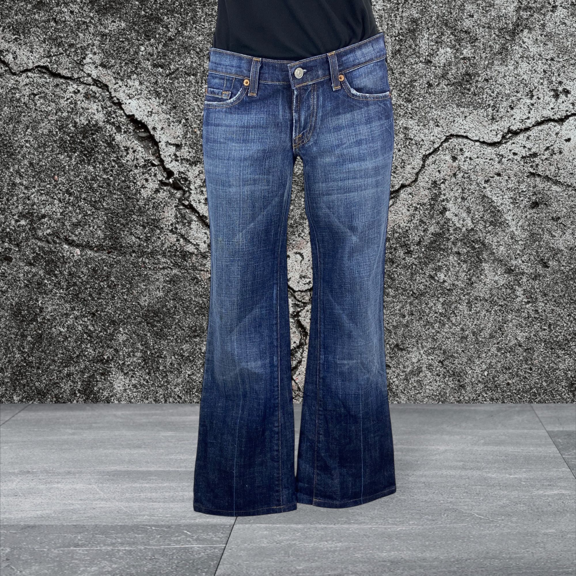7 For All Mankind 7 for all mankind Flare Jeans Bootcut Jeans Size US 26 / EU 42 - 2 Thumbnail