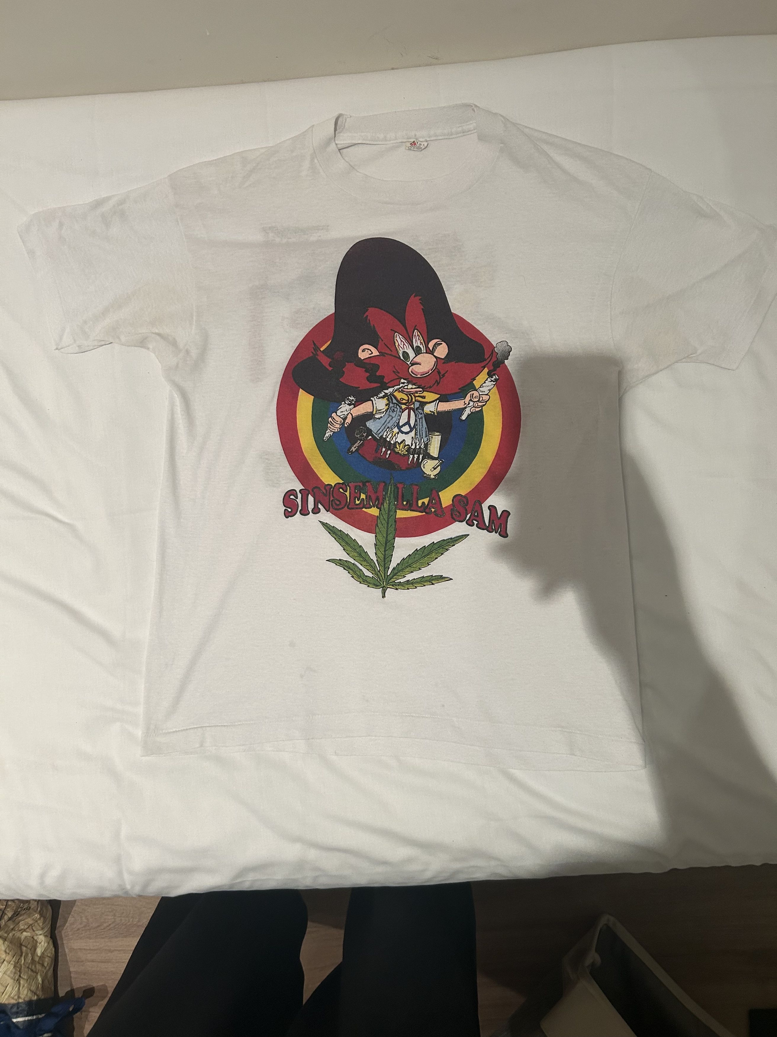Vintage Vintage stoner looney tunes marijuana mushrooms Size US XL / EU 56 / 4 - 2 Thumbnail