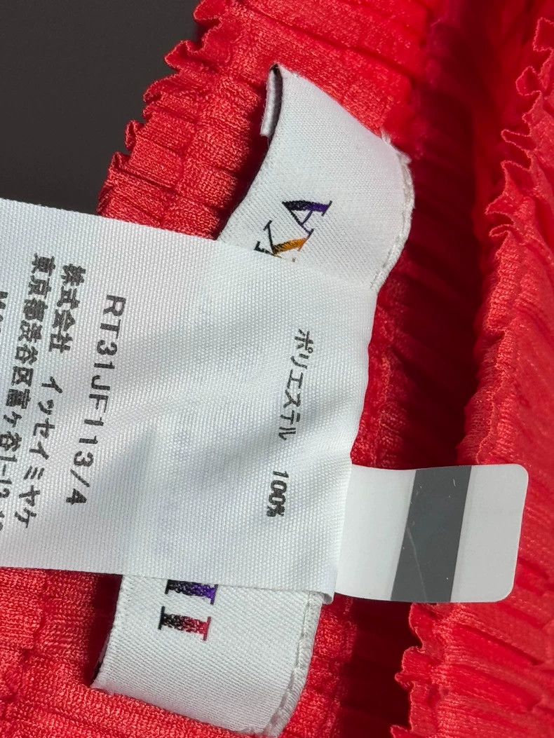 Issey Miyake Issey Miyake size:4 Red Tanaka Kazuhiko pleated straight-l Size 22" - 4 Thumbnail