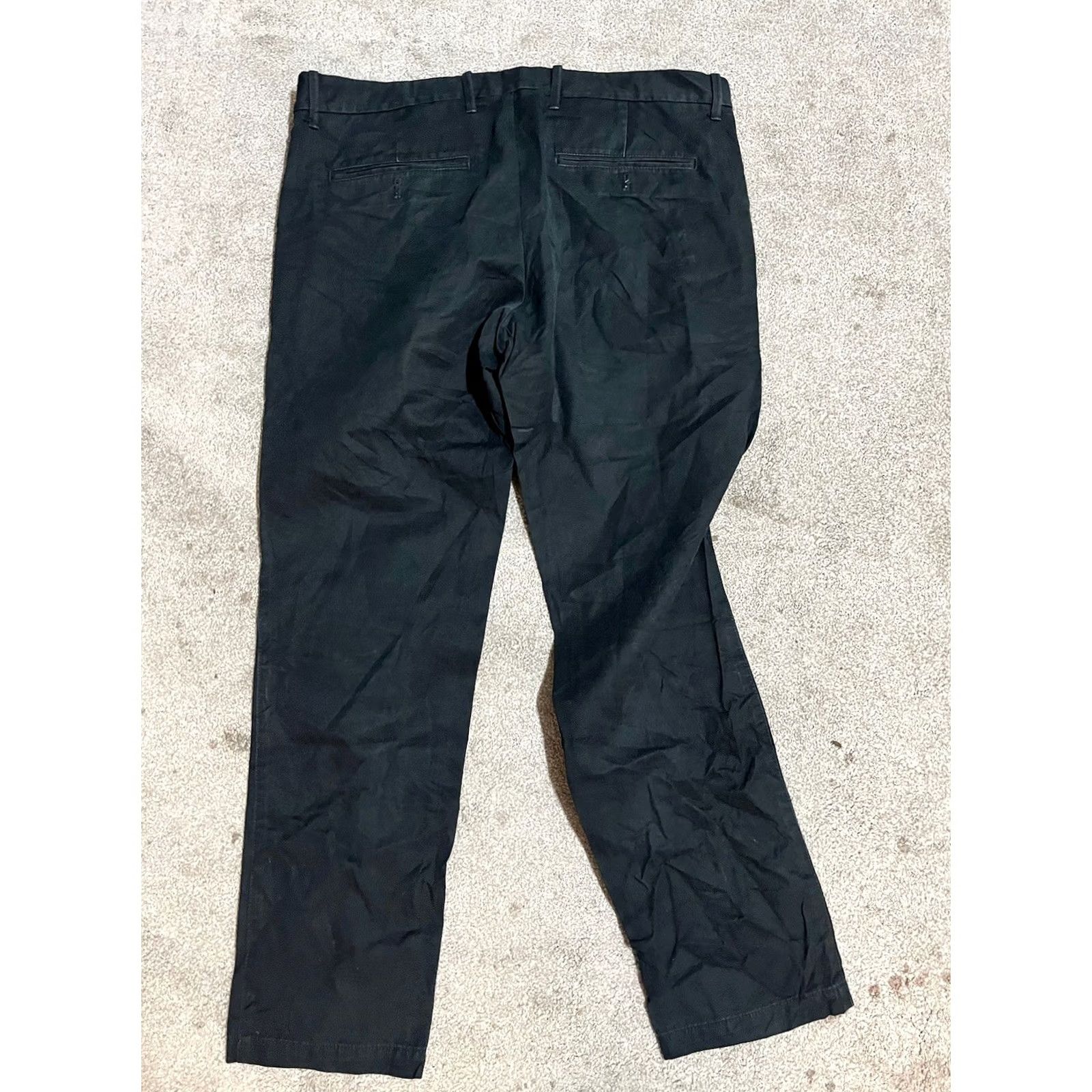 Gap Gap Slim Chino Pants Men 33x30 Black Solid Distressed Front Flat Front Zip Comfort Easy Care Slimming Jeans? Size US 33 - 3 Thumbnail