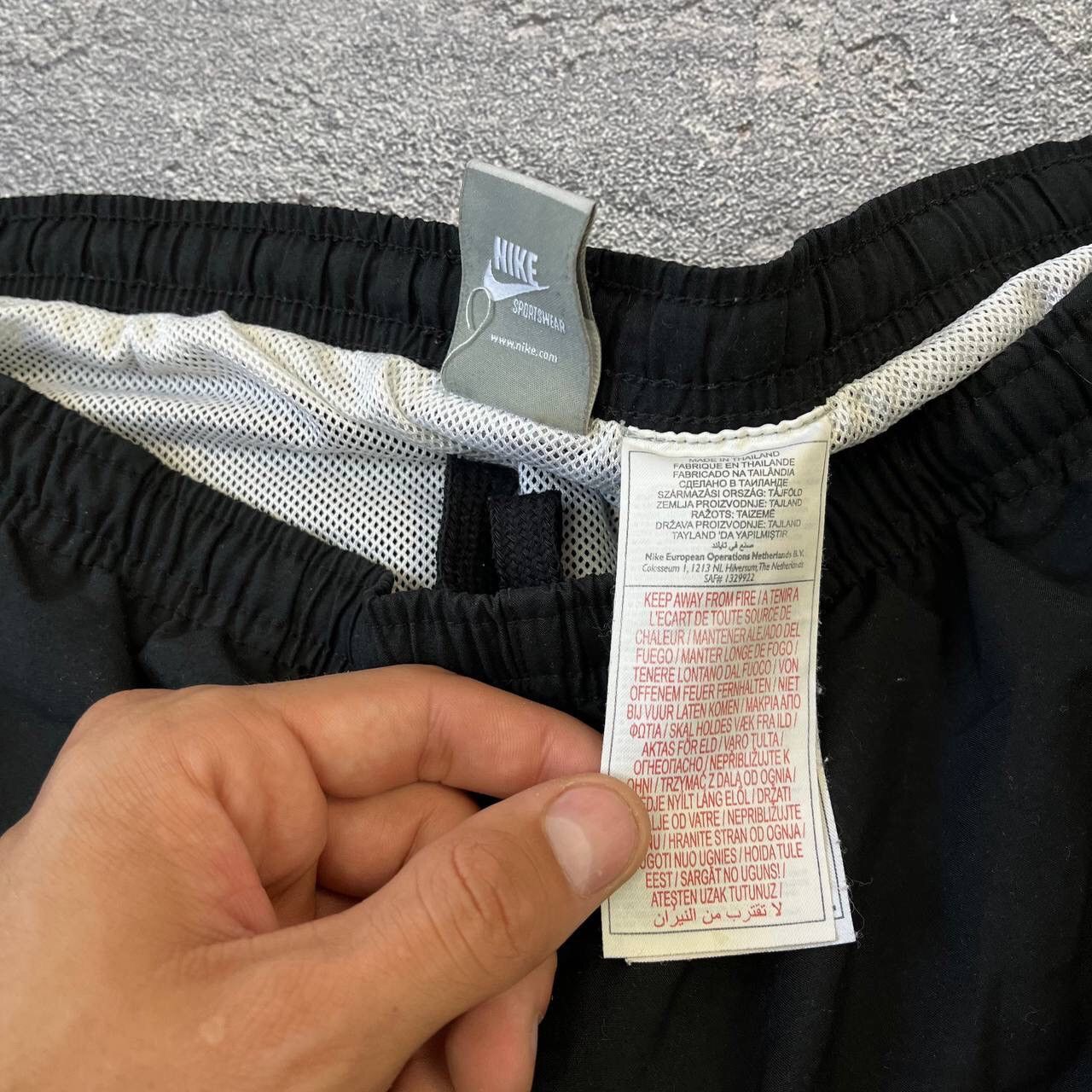 Nike × Vintage Vintage 90s Rare Black Drill Nike Y2K Shorts,Size XL Size US 35 - 5 Thumbnail