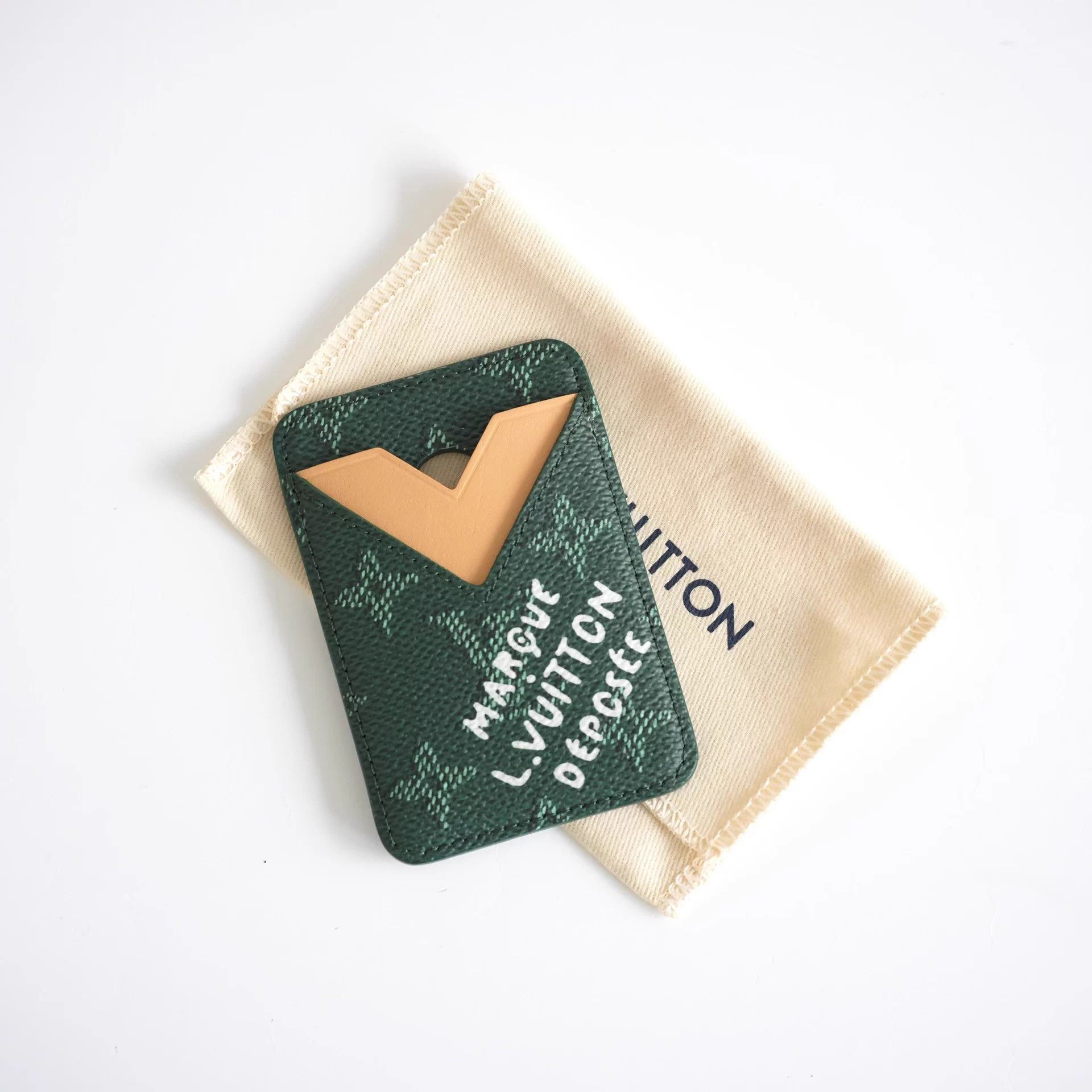 Louis Vuitton LOUIS VUITTON LV MAGNET Magnetic Card Holder New Japan Size ONE SIZE - 2 Thumbnail