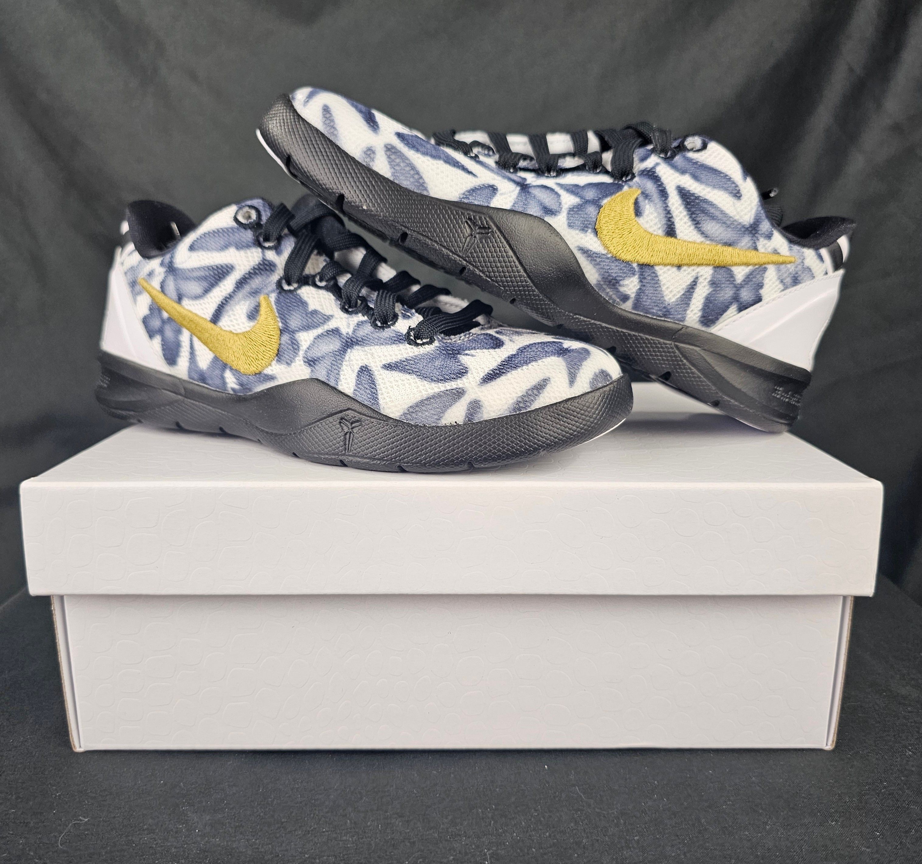Nike Nike Kobe 8 Protro Mambacita Gigi PS Size 12.5c CONFIRMED Size US 12.5 / EU 45-46 - 1 Thumbnail