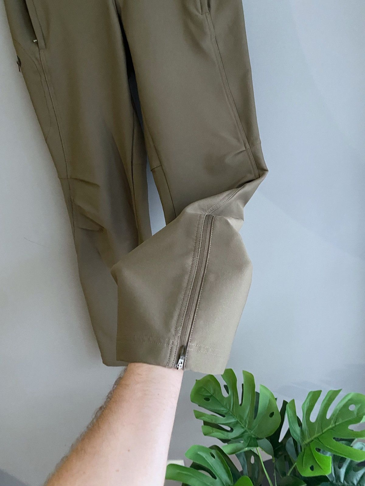 Nike ACG Nike ACG Women's Outdoor Hiking Pants, Size 8, W30/L31 Size 30" / US 8 / IT 44 - 7 Thumbnail