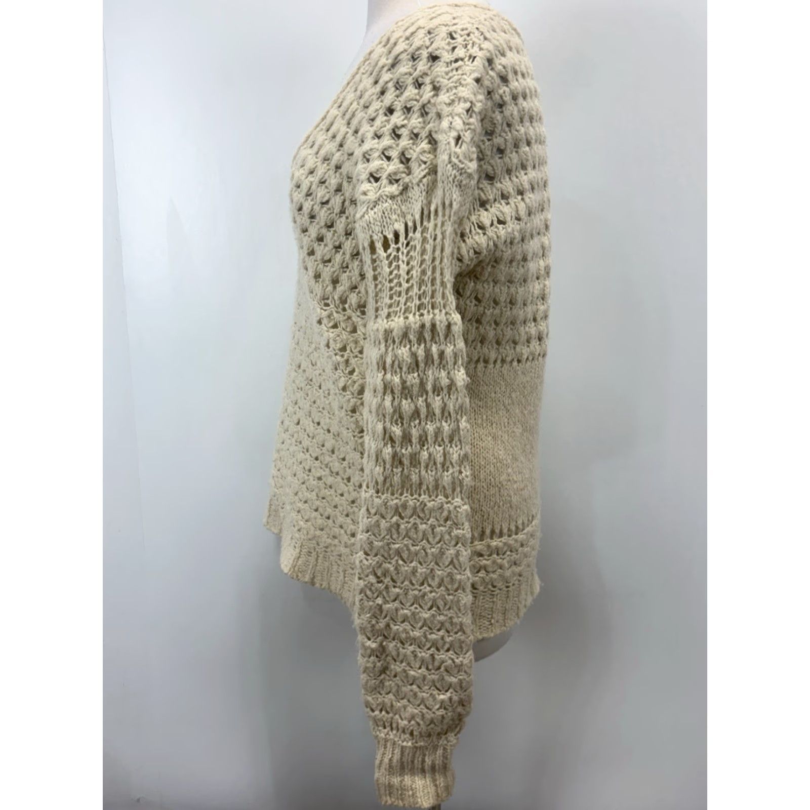 Free People VINTAGE Free People Sweater Pullover Women's XS Ivory Chunky Knit Tunic Long Sleeve V-Neck Size XS / US 0-2 / IT 36-38 - 2 Thumbnail