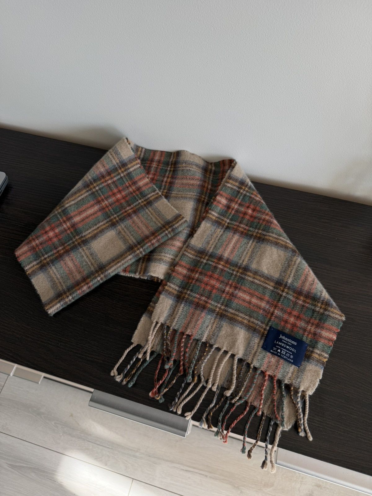 Johnstons Of Elgin Johnstons Lambswool Scarf Check Plaid Made in Scotland Size ONE SIZE - 12 Thumbnail