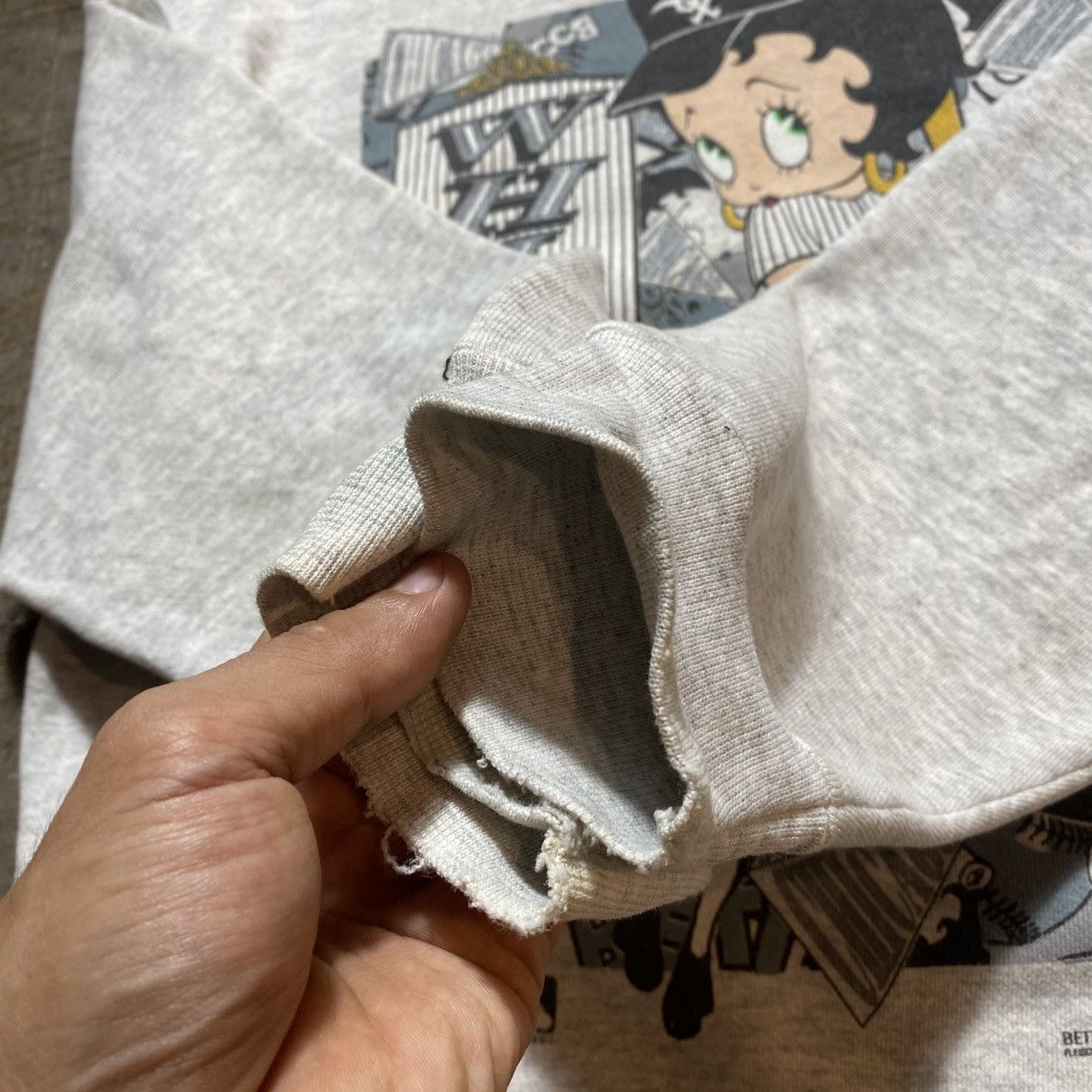 Cartoon Network Vintage Betty Boop X MLB White Sox Sweatshirt Size US L / EU 52-54 / 3 - 7 Thumbnail