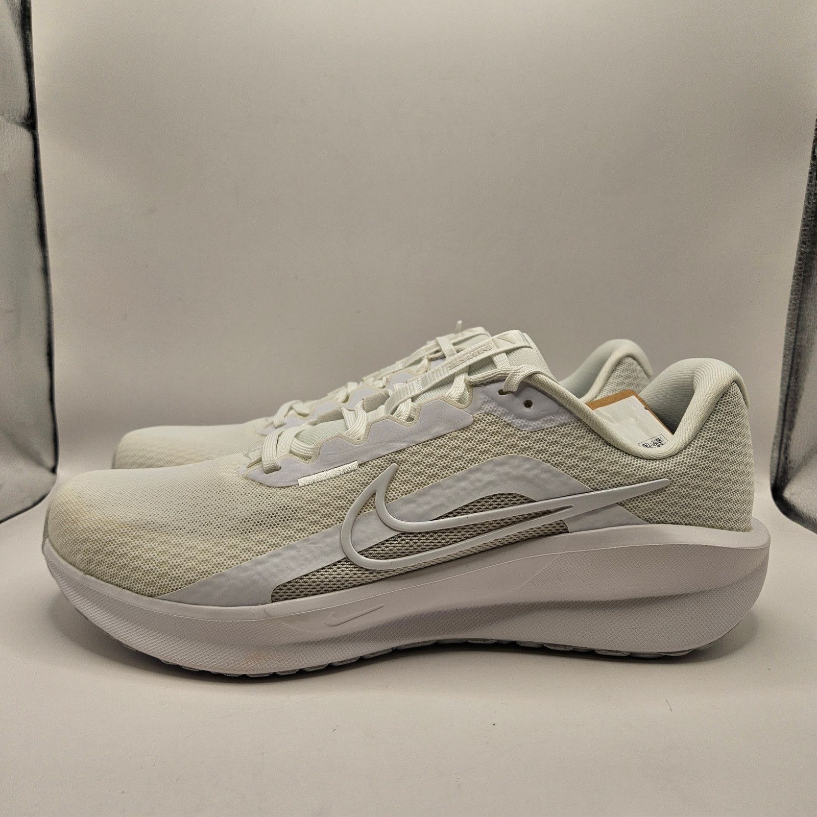 Nike NIKE MEN'S 11 DOWNSHIFTER 13 WHITE WOLF GREY FD6454-100 NWOB Size US 11 / EU 44 - 2 Thumbnail